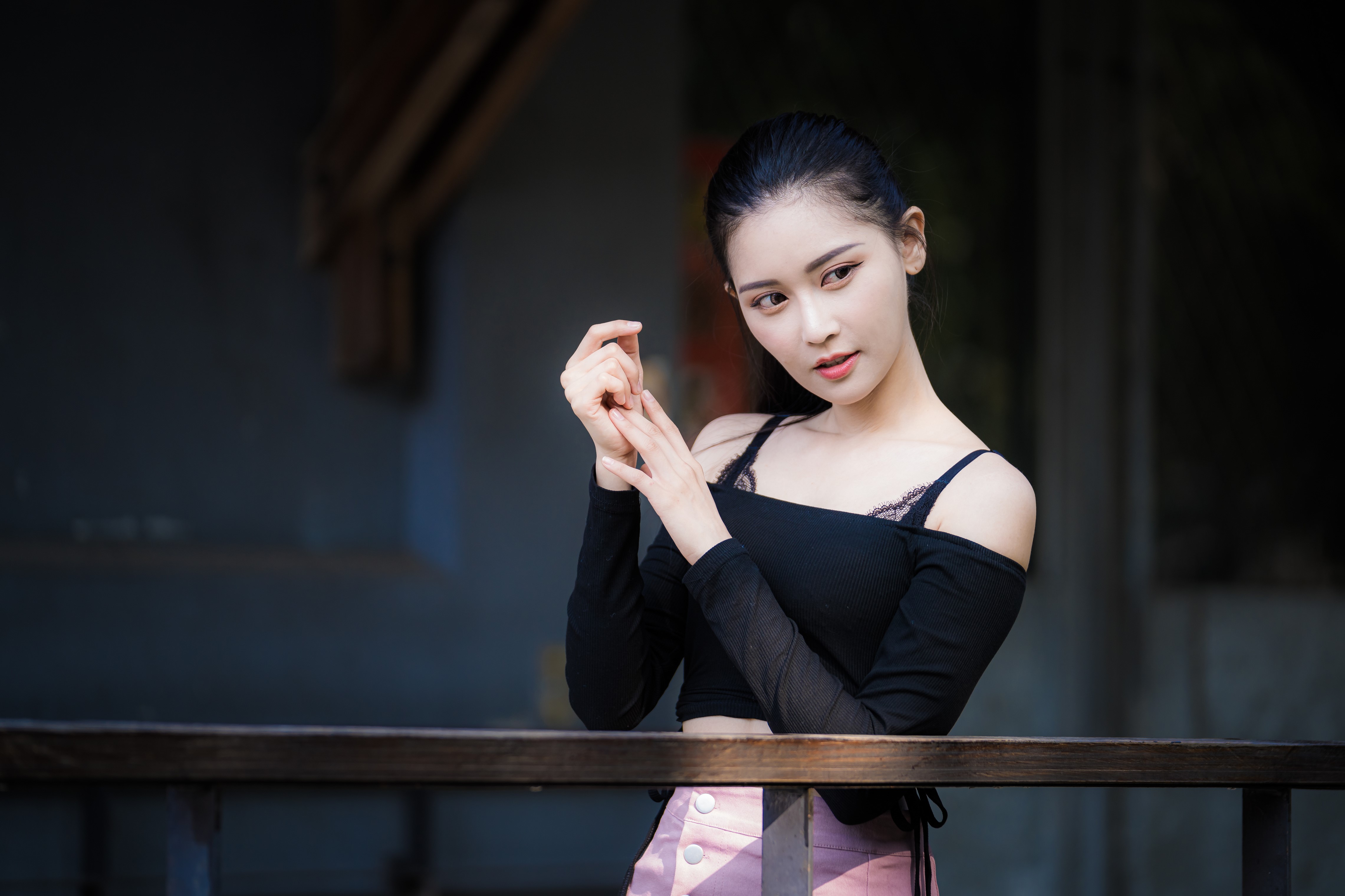 4K Portrait of Asian Brunette Girl with Hands HD Wallpaper