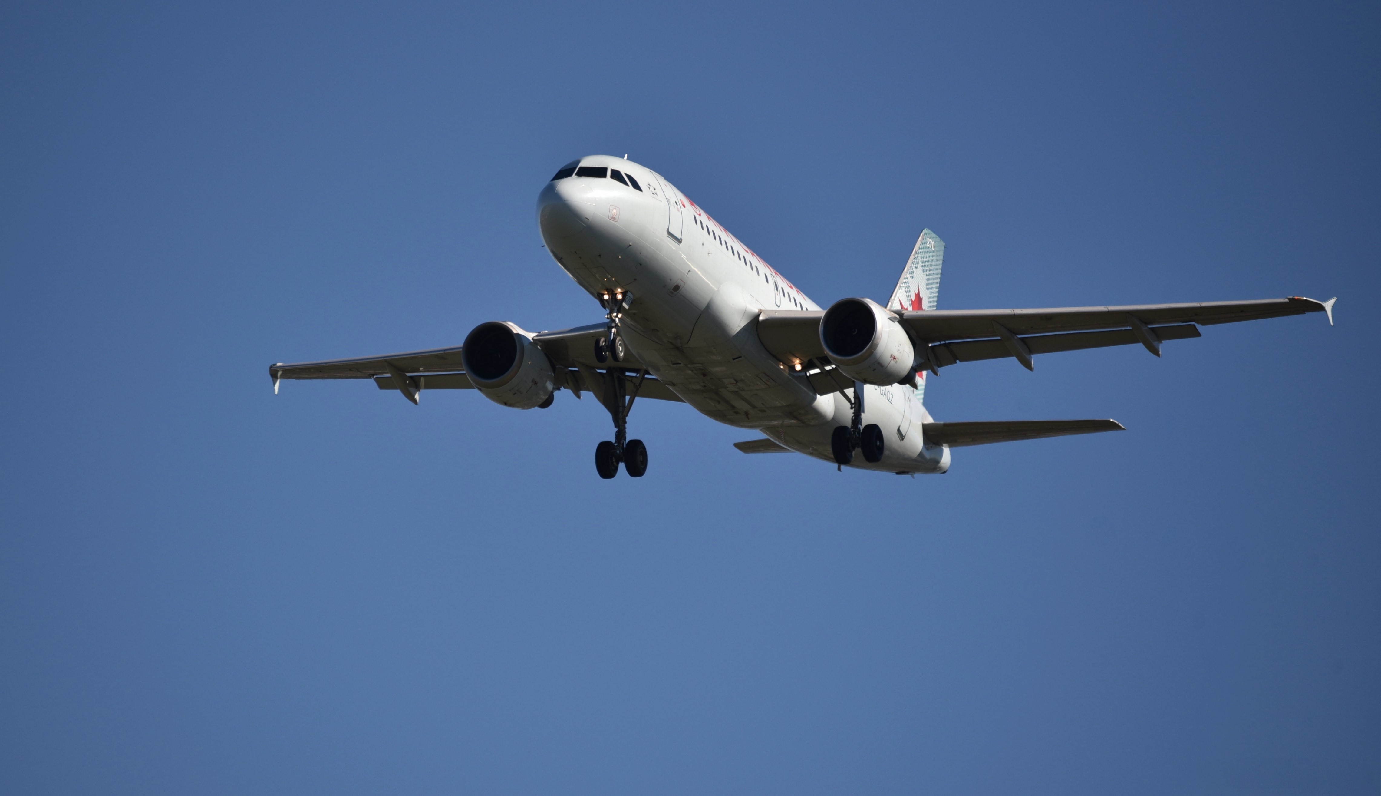 Air Canada Airbus A319 airplane landing HD Wallpaper