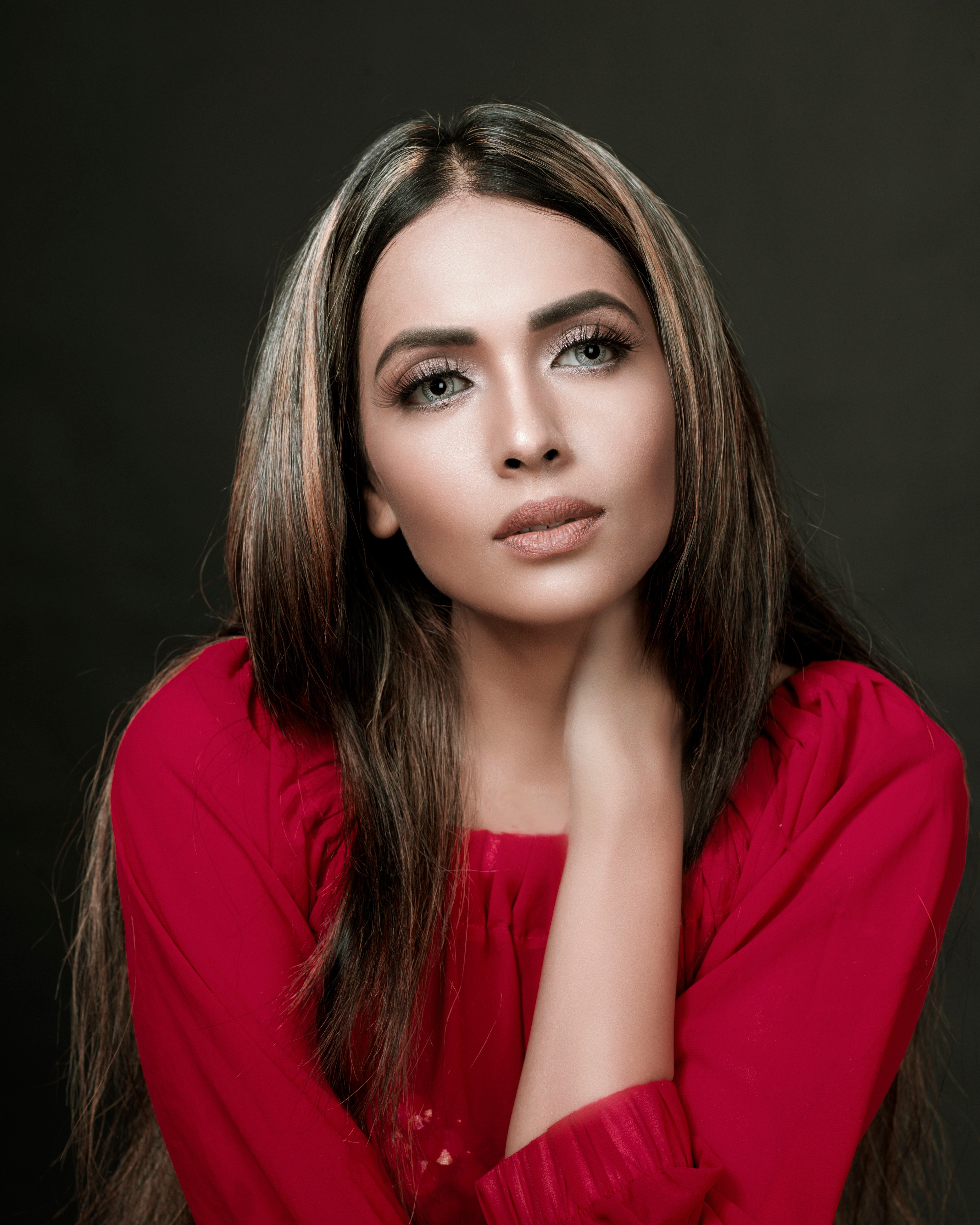 Zakia Moon with Makeup HD Phone Wallpaper