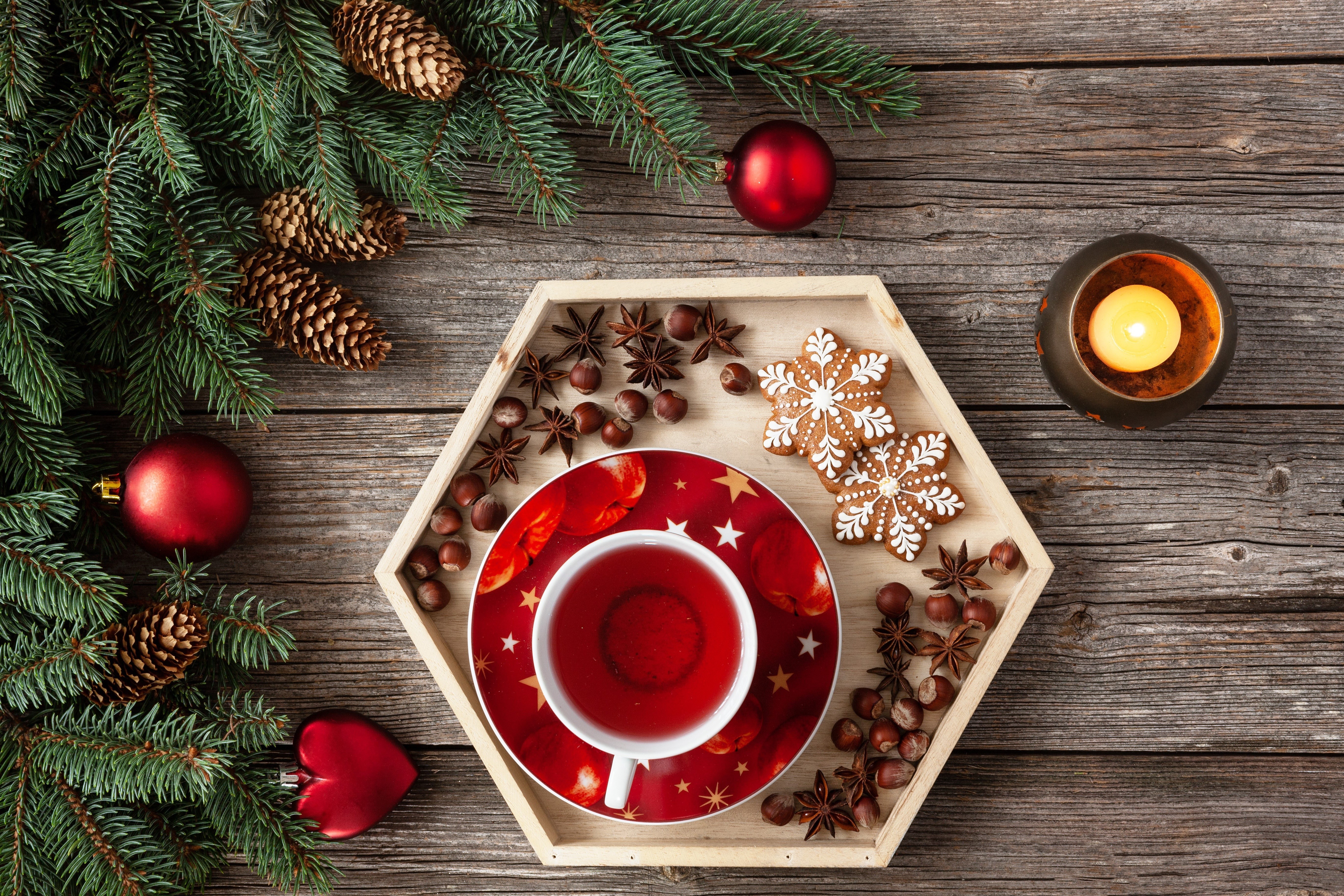Christmas tea with cookies and pine cones HD Wallpaper