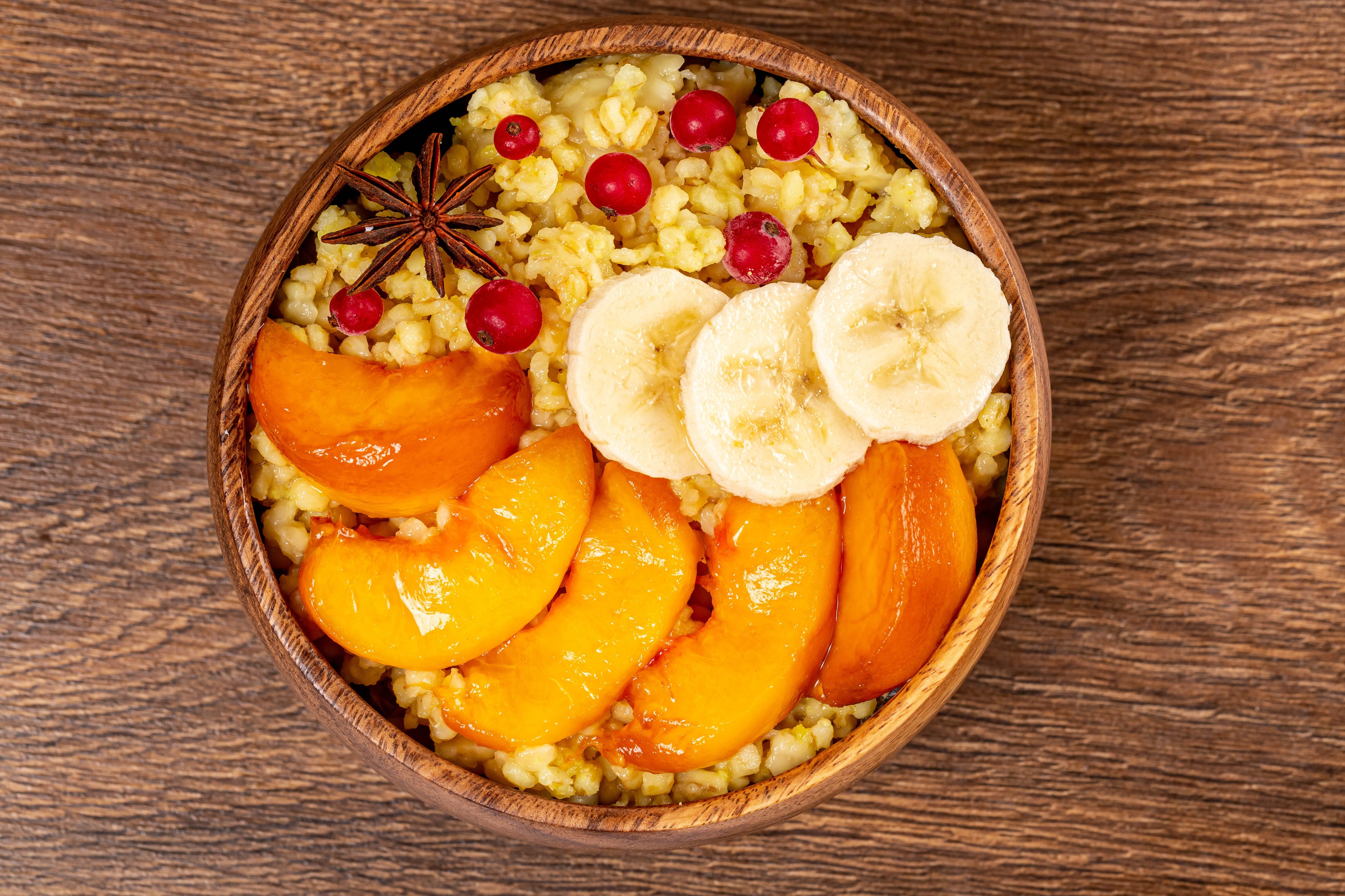Porridge with Peaches, Bananas, and Berries HD Wallpaper