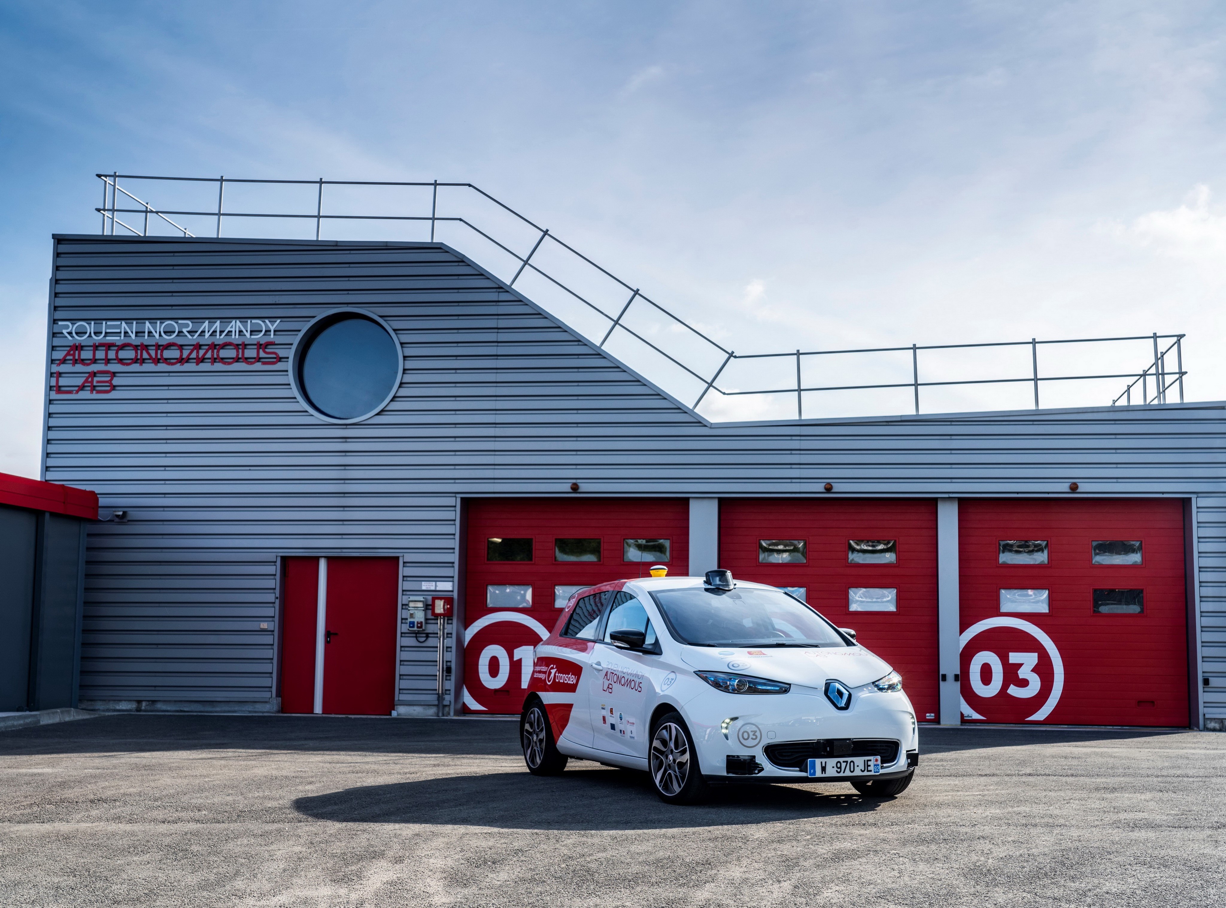 Renault Zoe Robot Taxi Experimentation Vehicle at Rouen Normandy Autonomous Lab HD Wallpaper