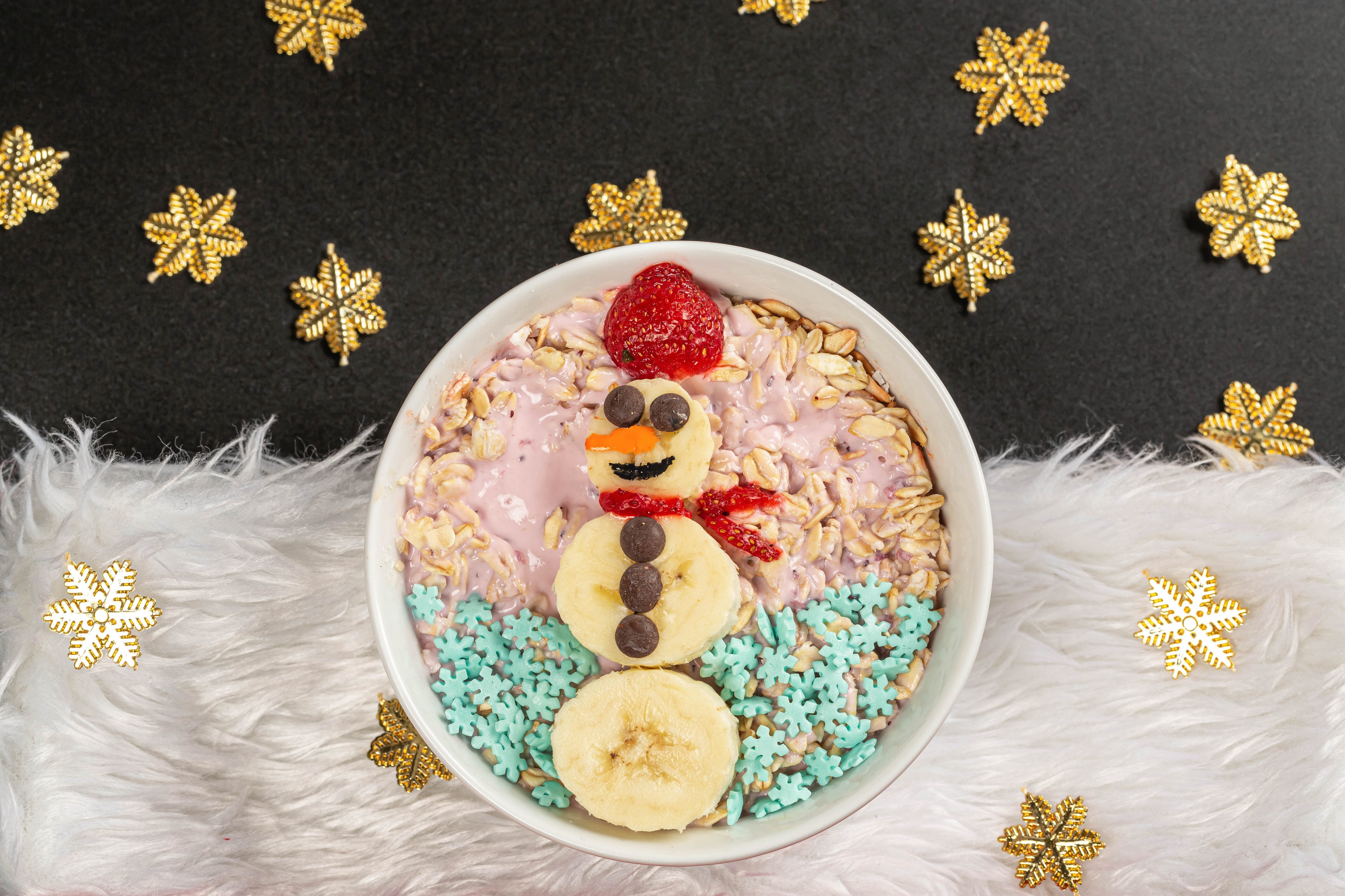 Creative Christmas Muesli Bowl with Snowman HD Wallpaper