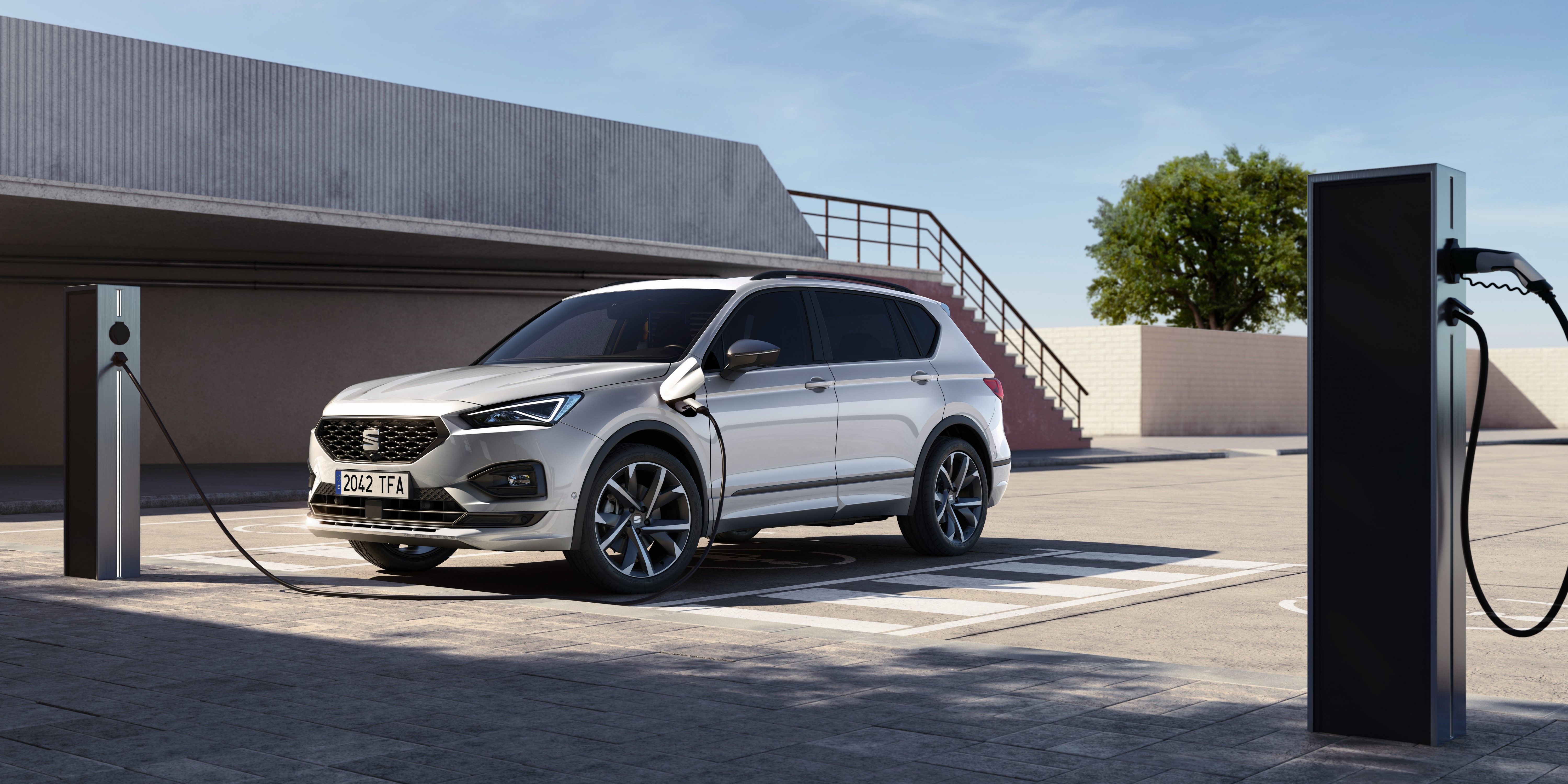 Seat Tarraco FR eHybrid charging HD Wallpaper