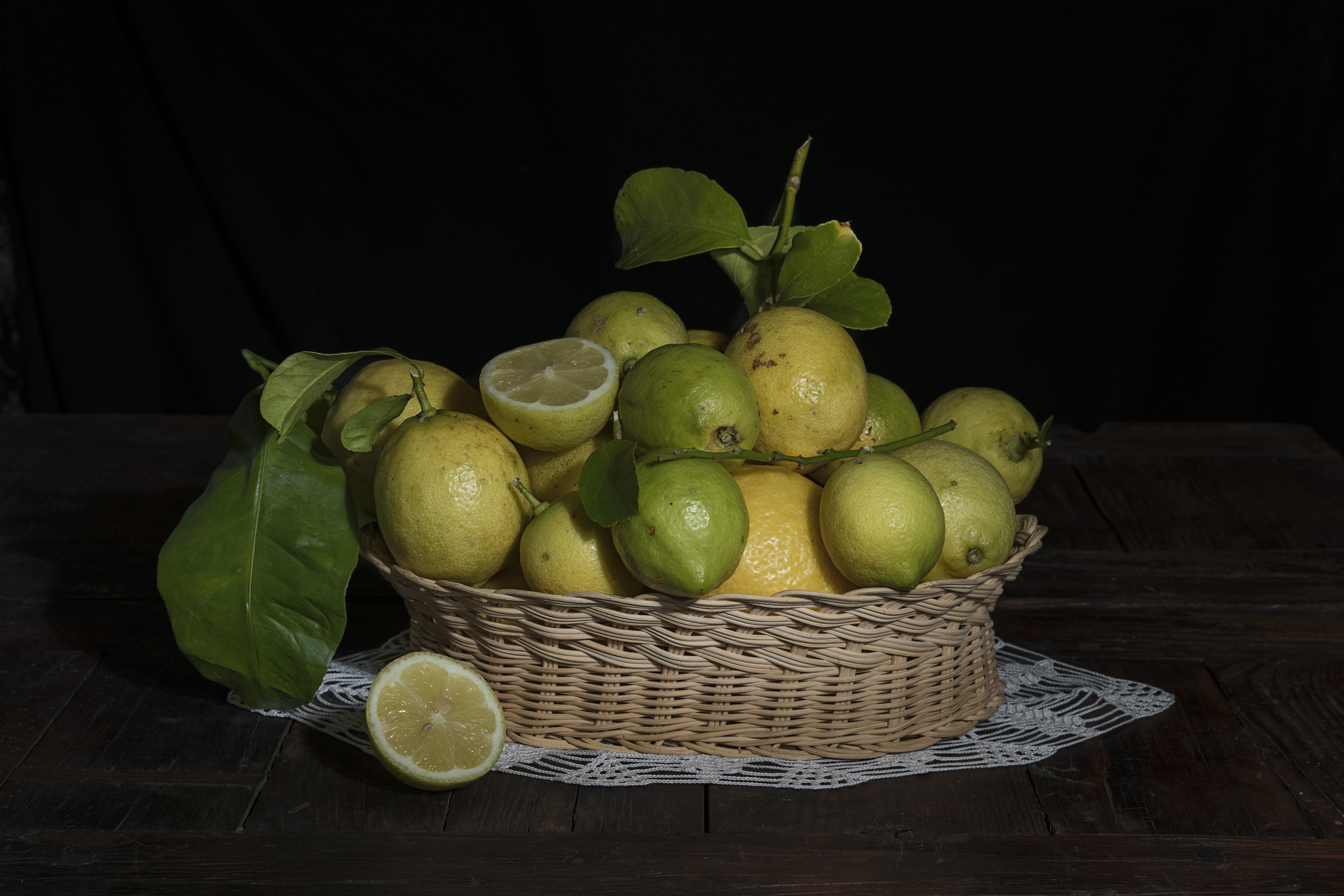 Lemons in a wicker basket HD Wallpaper