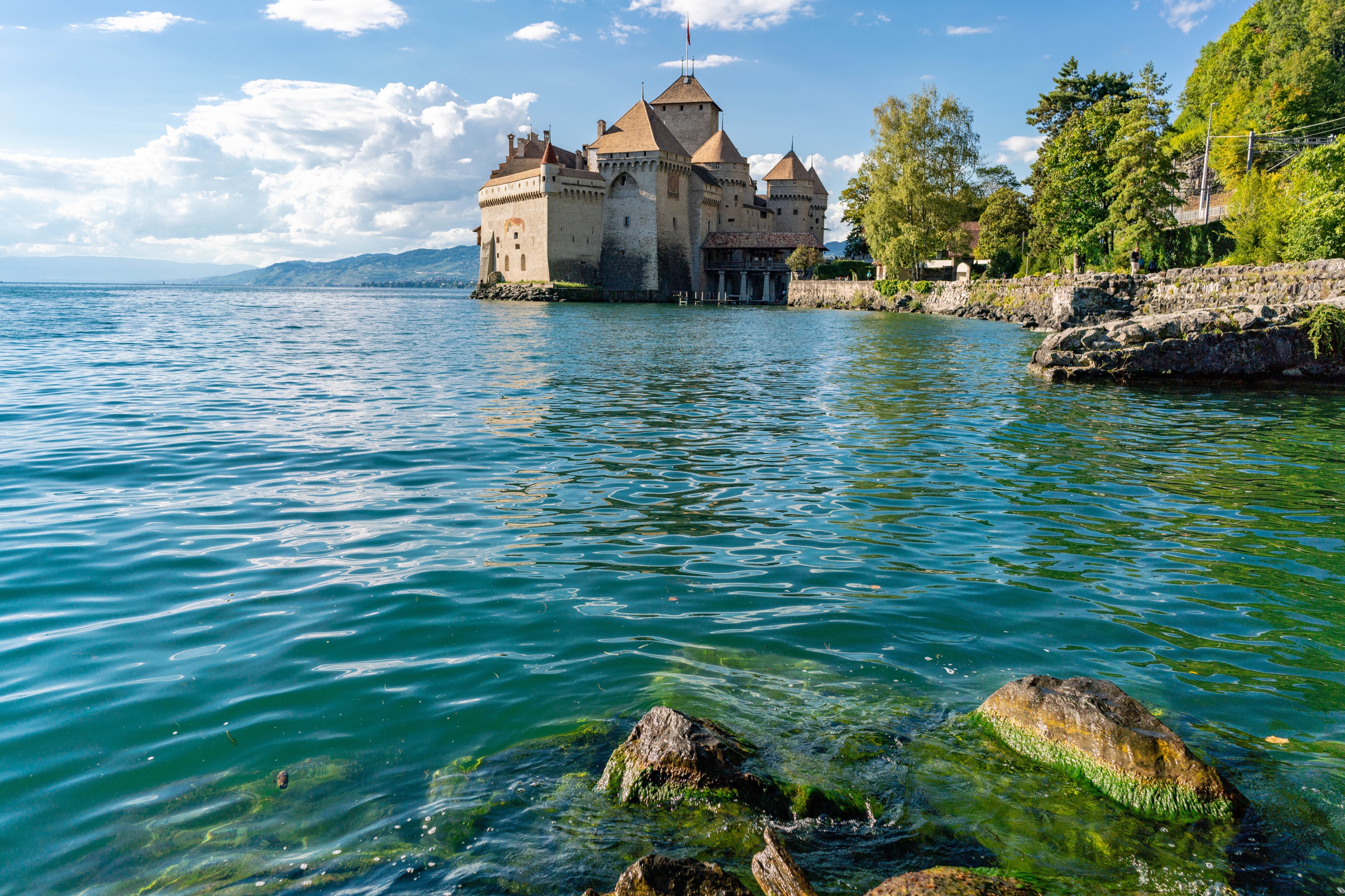 Chillon Castle on Lake Geneva, Switzerland HD Wallpaper