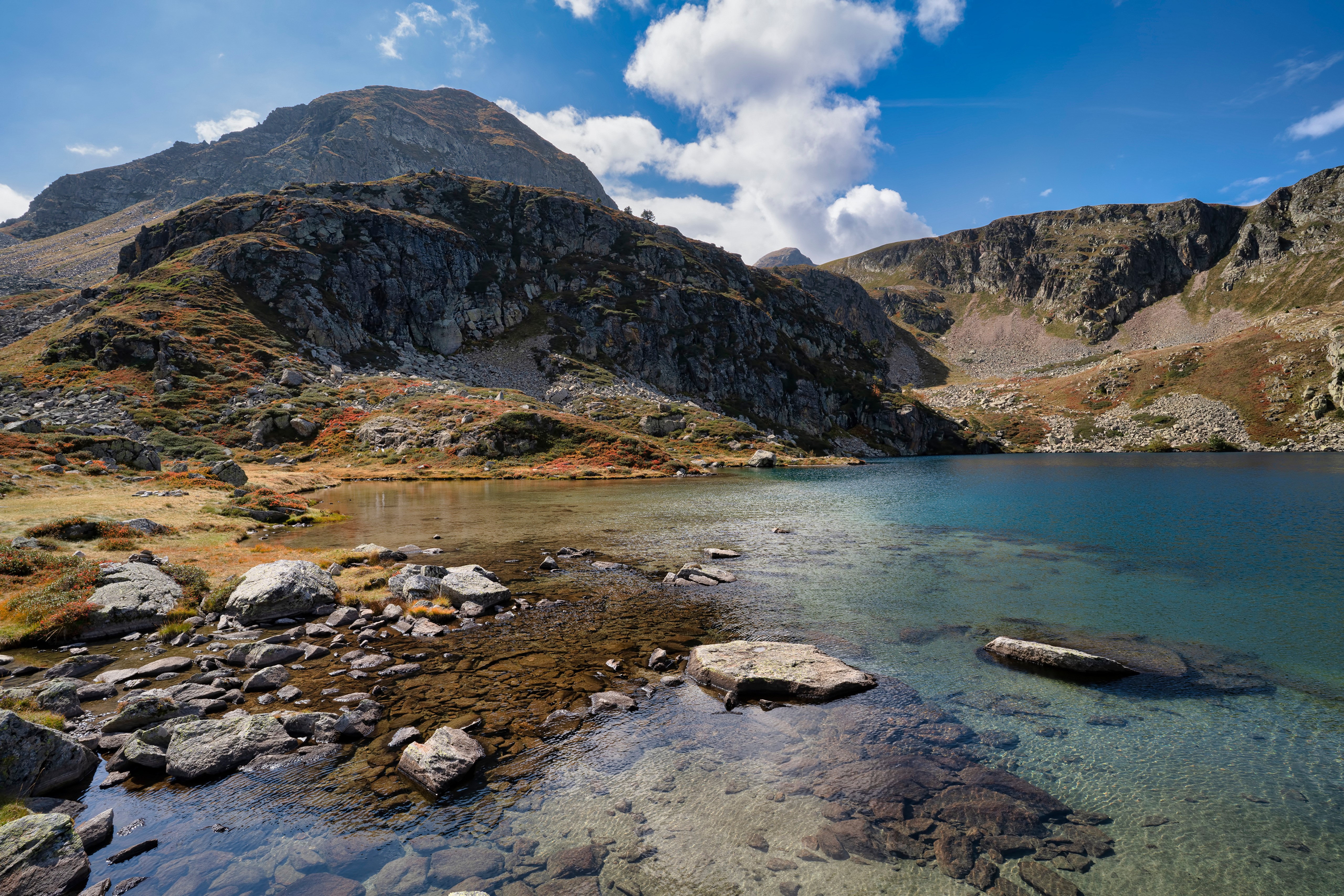 Lake and Mountains in Aston, France HD Wallpaper