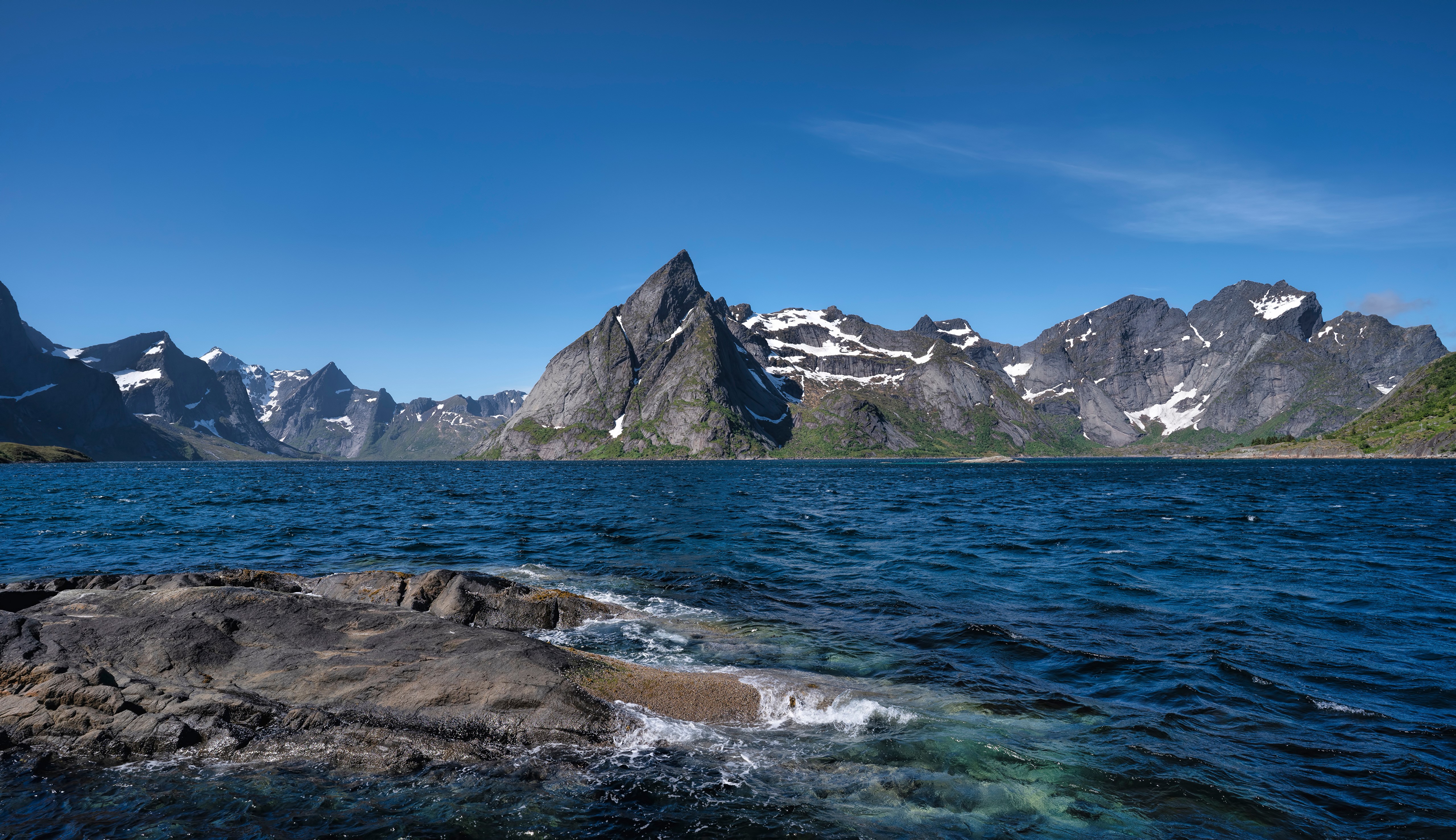 Mountains and Sea in Lofoten, Norway HD Wallpaper