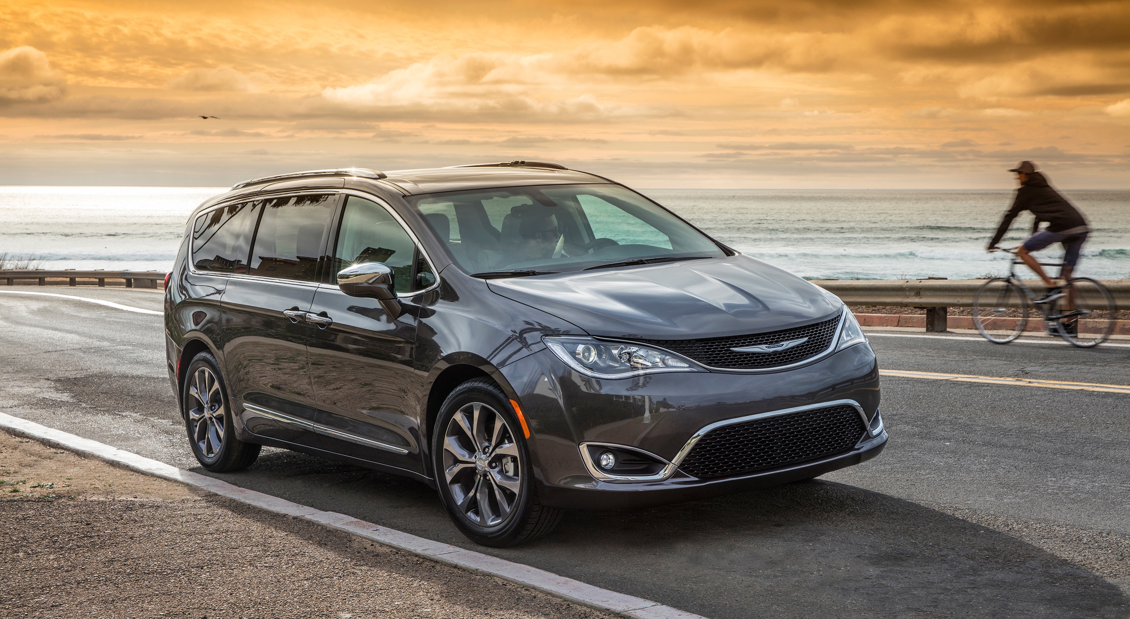 2016 Chrysler Pacifica Limited Crossover HD Wallpaper