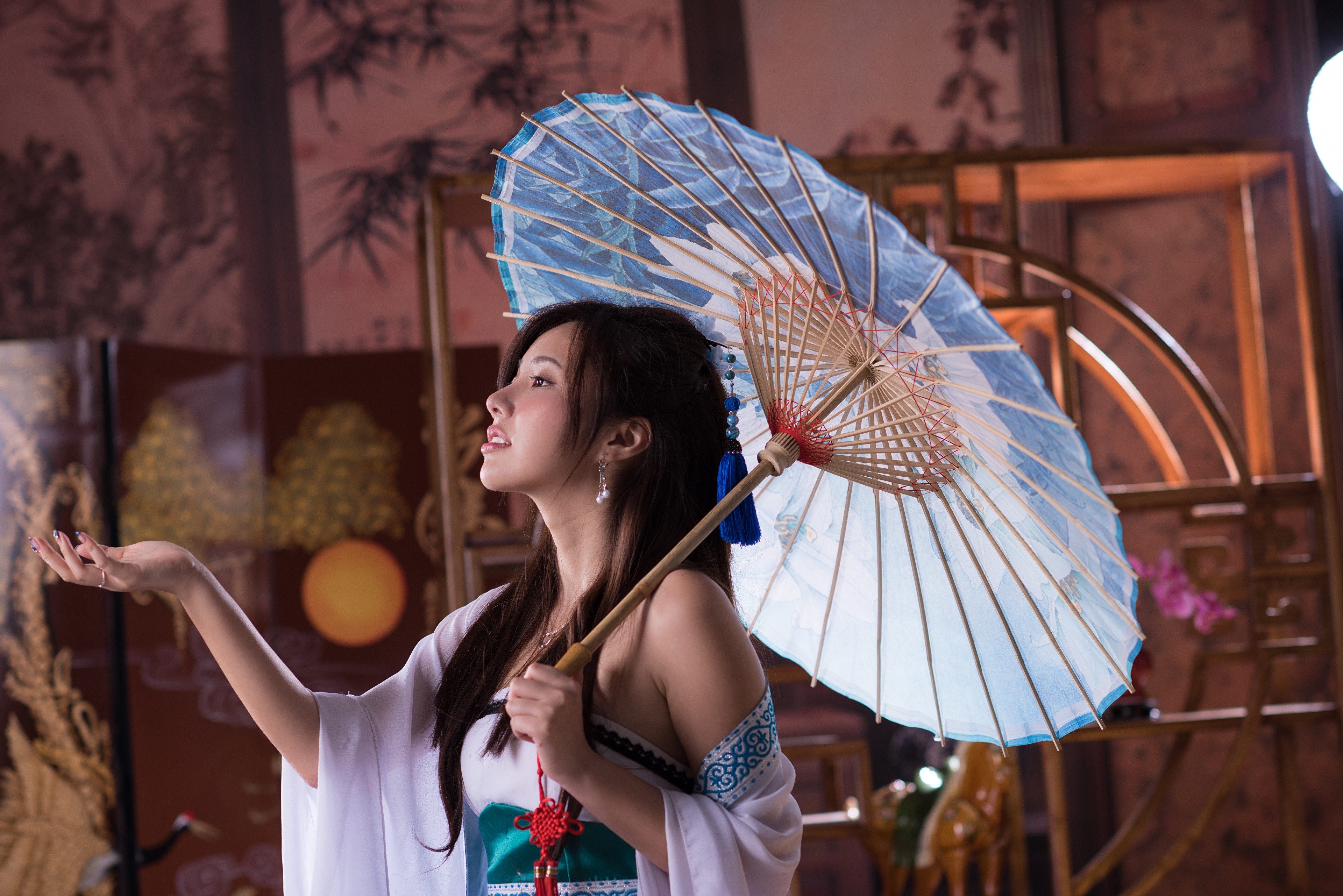 Asian woman with umbrella HD Wallpaper