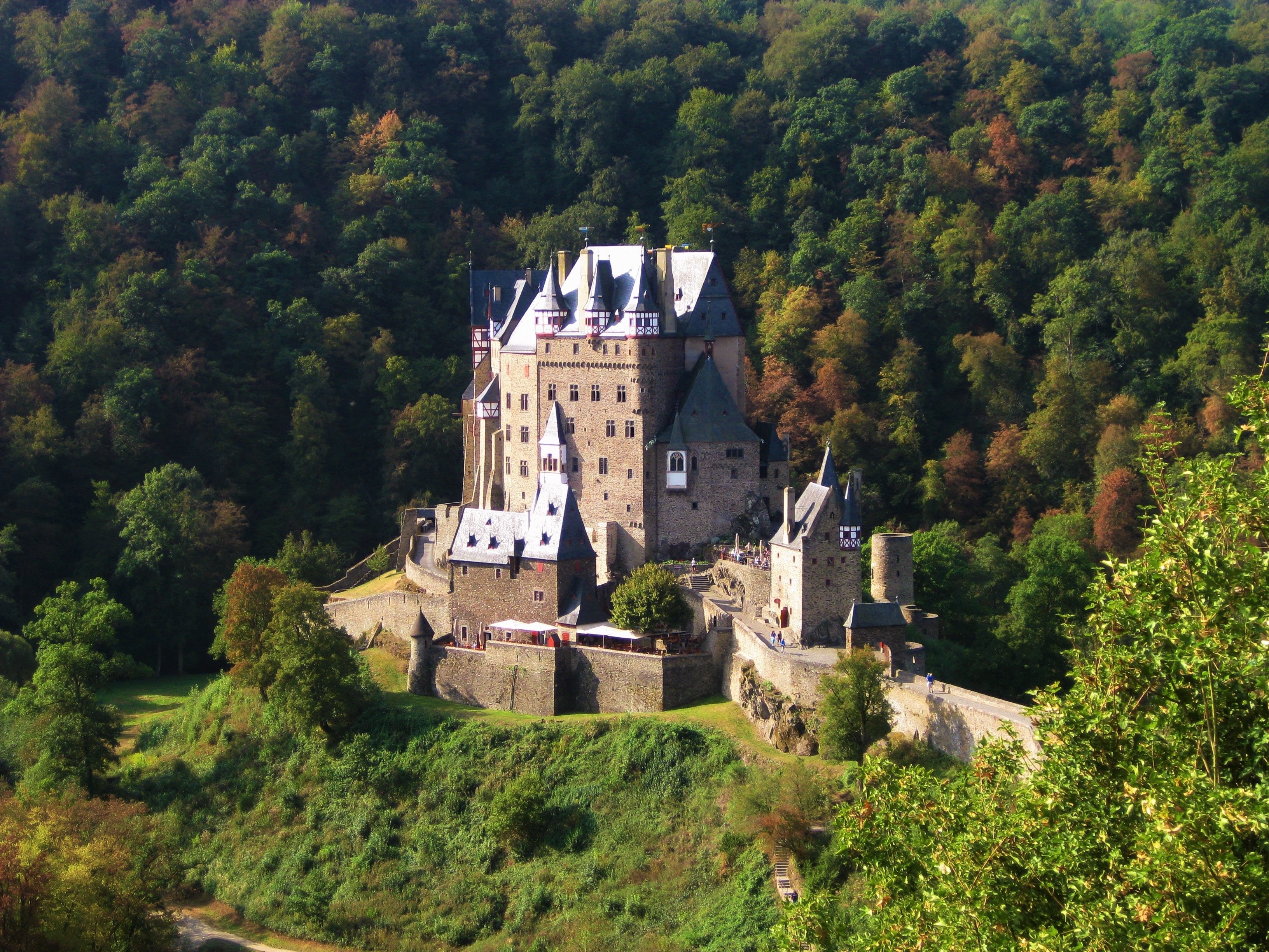 Eltz Castle in Rhineland-Palatinate, Germany during Autumn HD Wallpaper