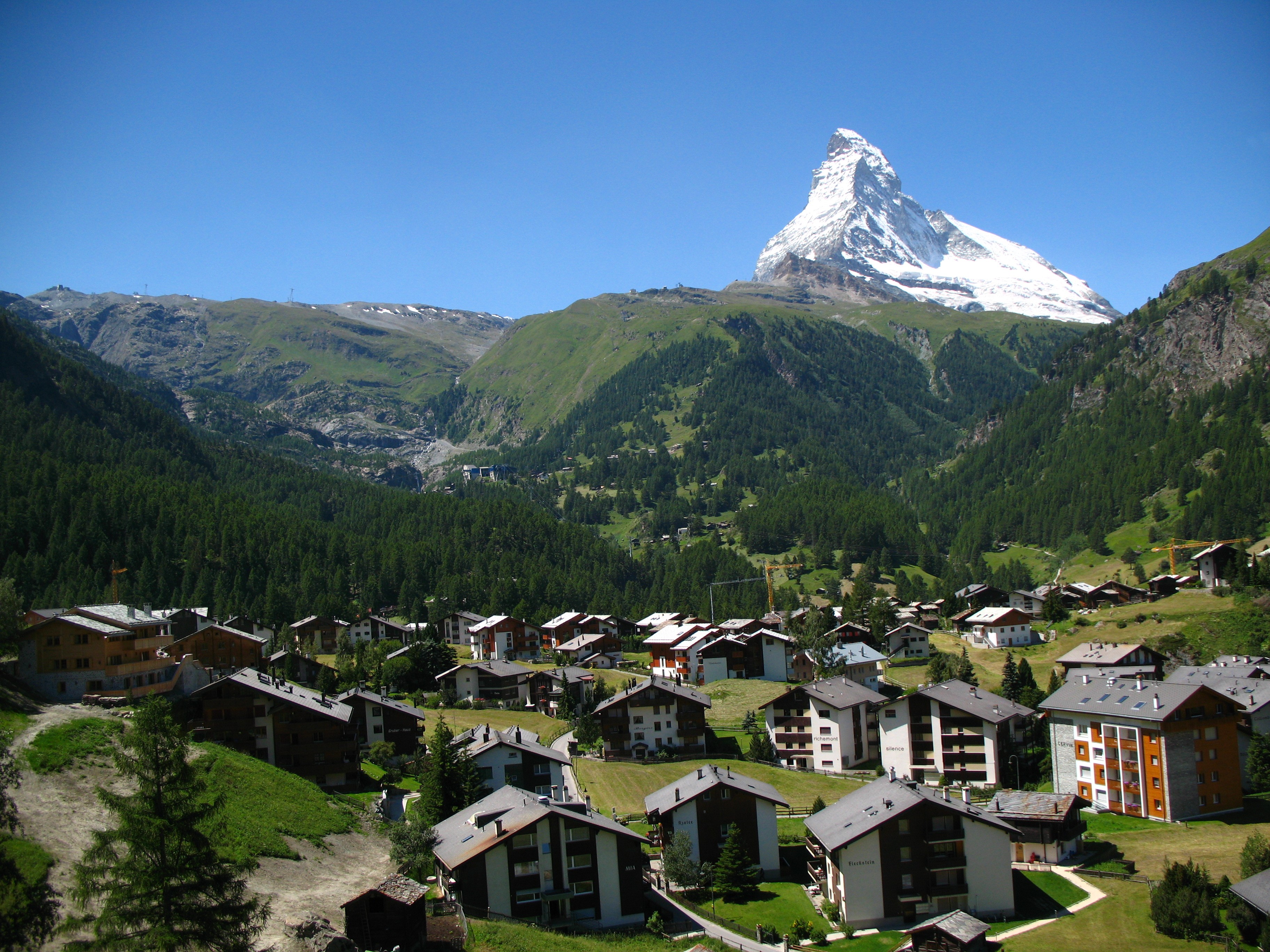 Zermatt village with Matterhorn mountain in Switzerland HD Wallpaper