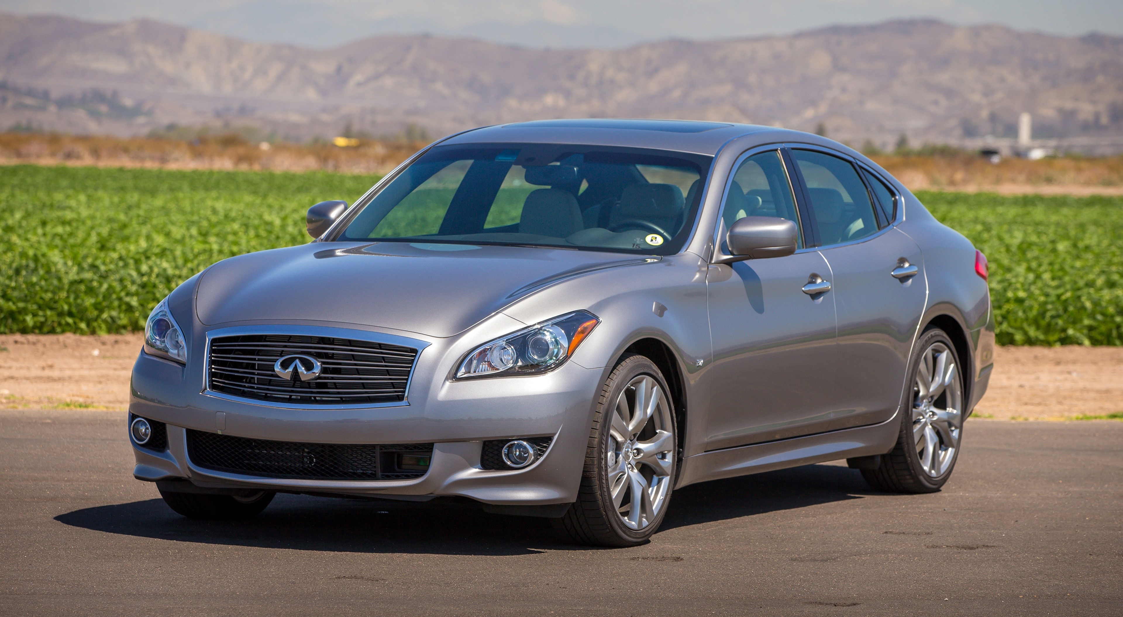 4K 2013 Infiniti Q70 3.7 Grey Sedan HD Wallpaper