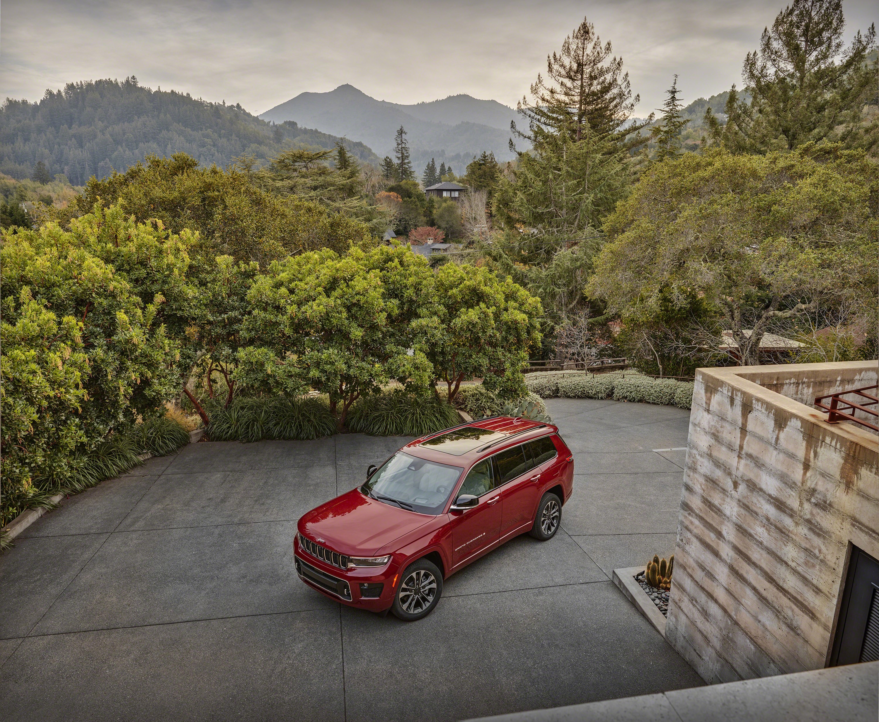 Red Jeep Grand Cherokee L Overland SUV HD Wallpaper