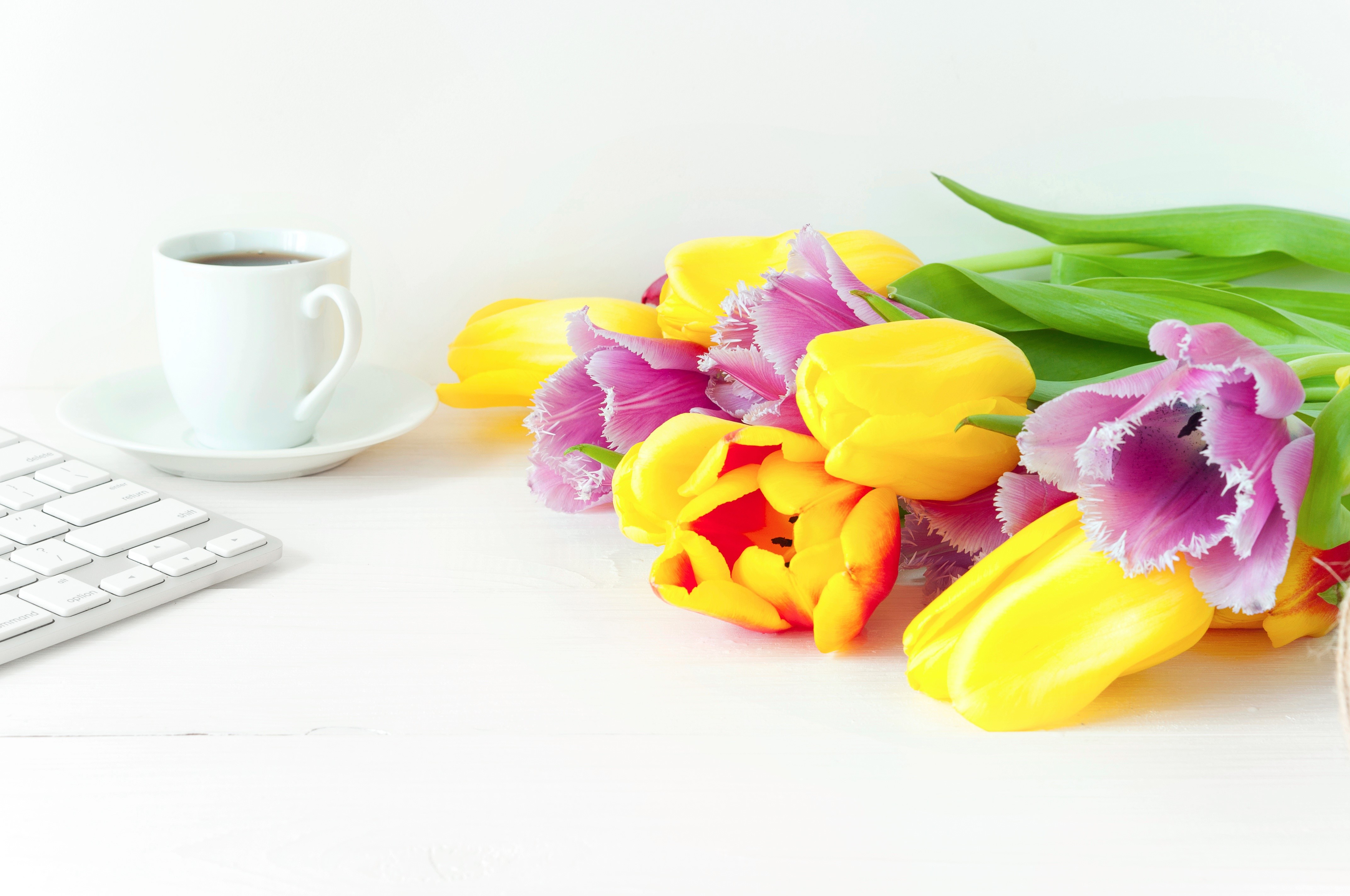 Tulips bouquet with coffee cup and keyboard HD Wallpaper