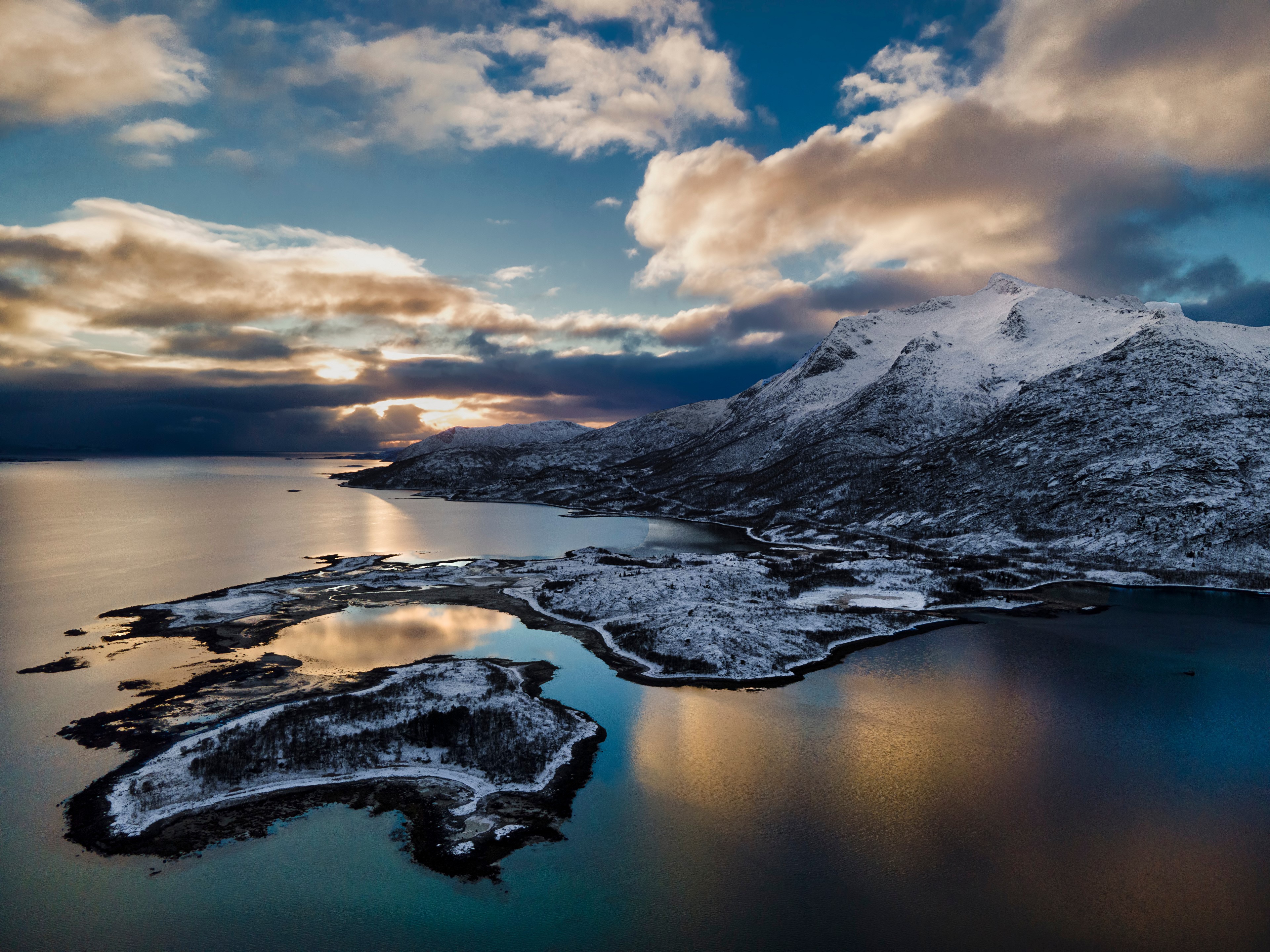 4K Norway Lofoten Coast Mountains Clouds HD Wallpaper