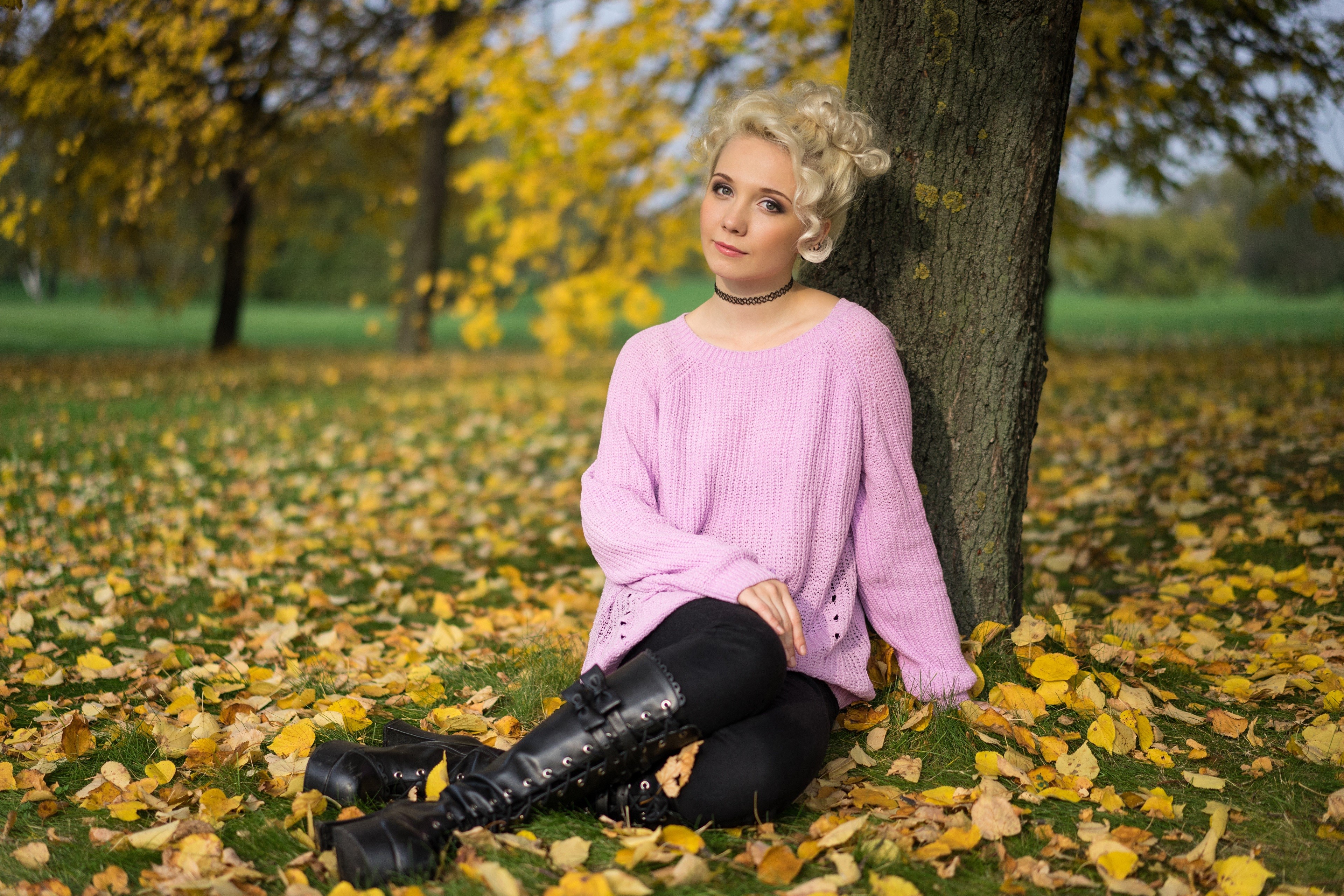 4K Autumn Scene with Blonde Girl in Sweater HD Wallpaper