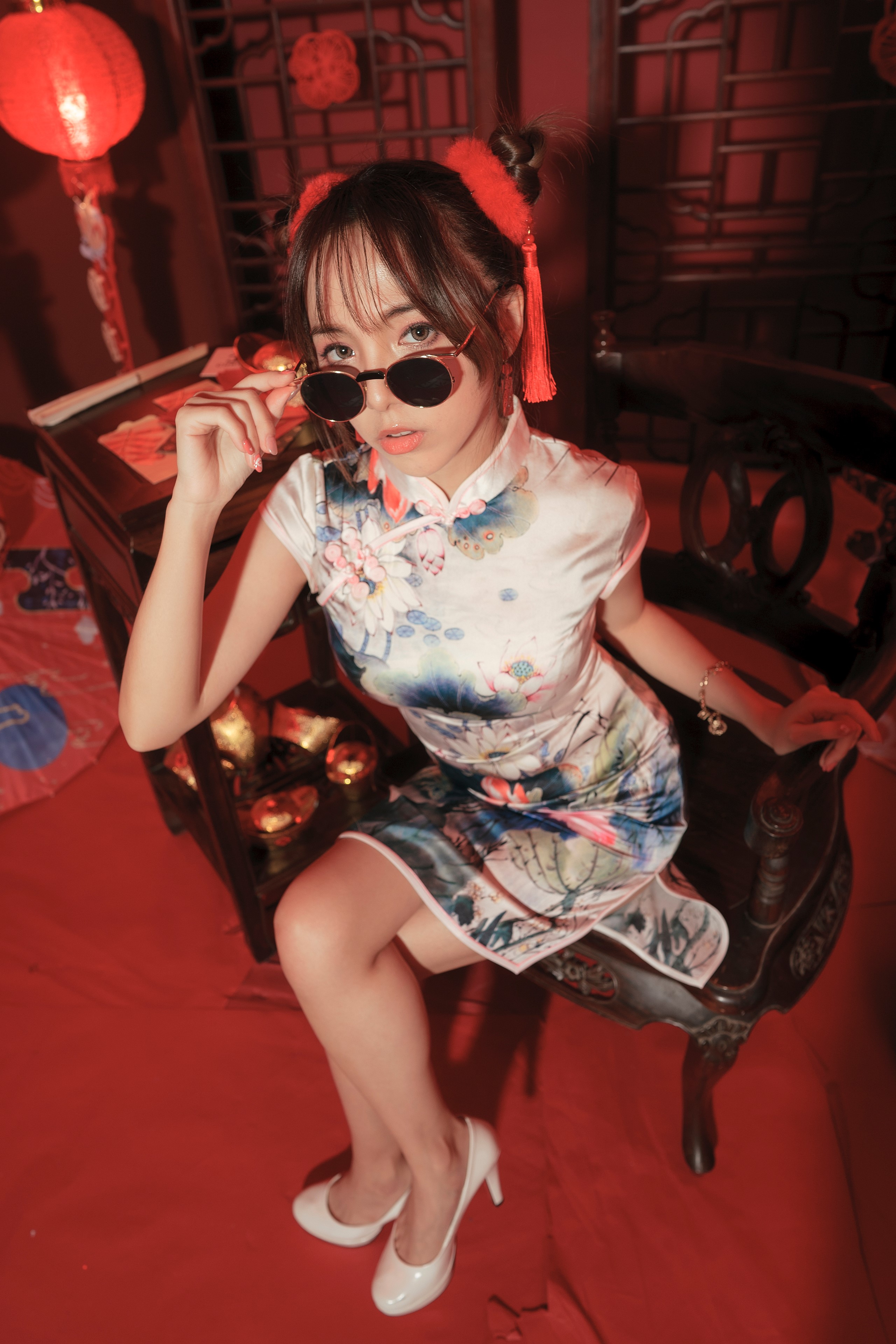Asian woman in traditional dress and sunglasses HD Phone Wallpaper