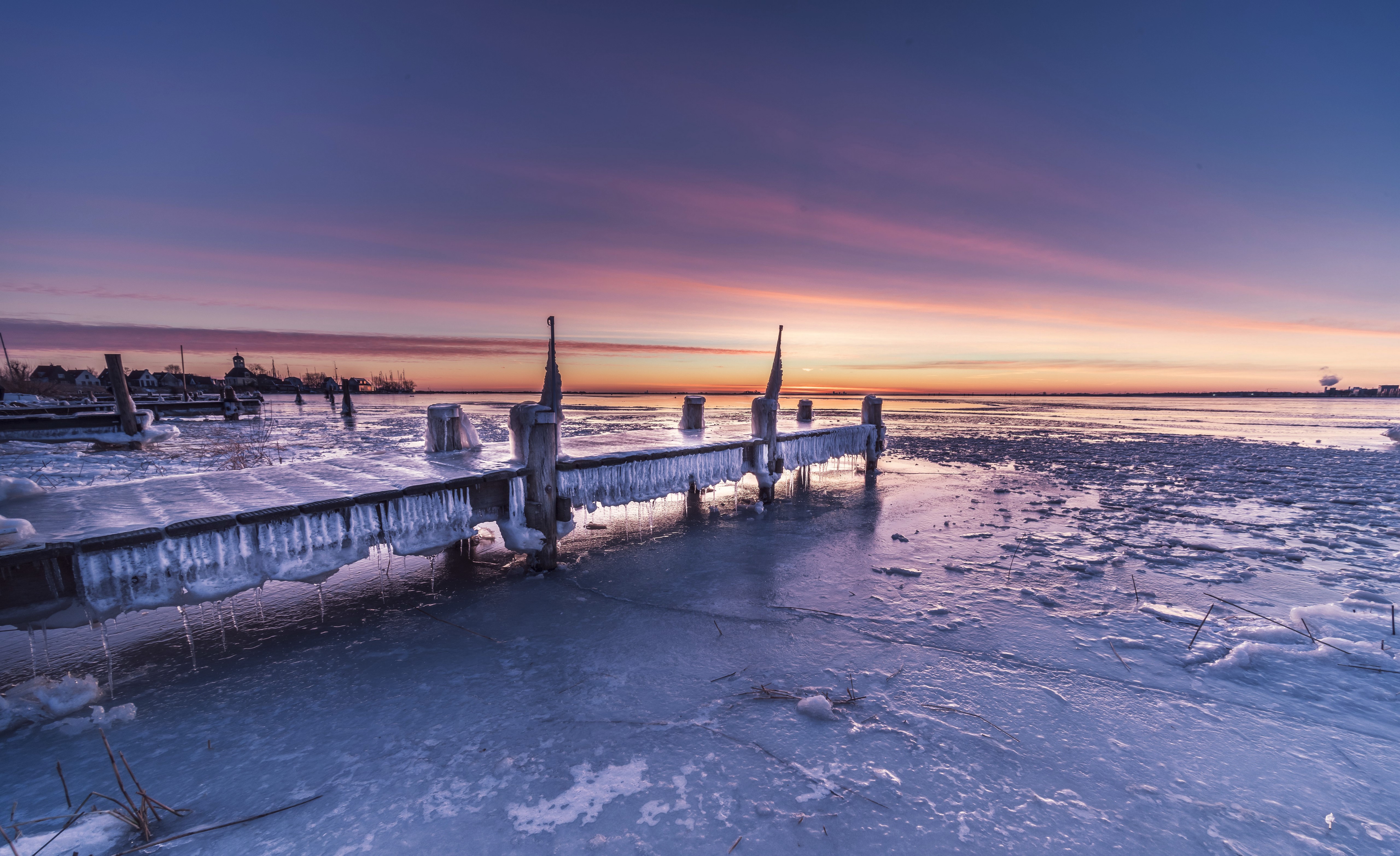Winter evening at Durgerdam, Netherlands coast with ice HD Wallpaper