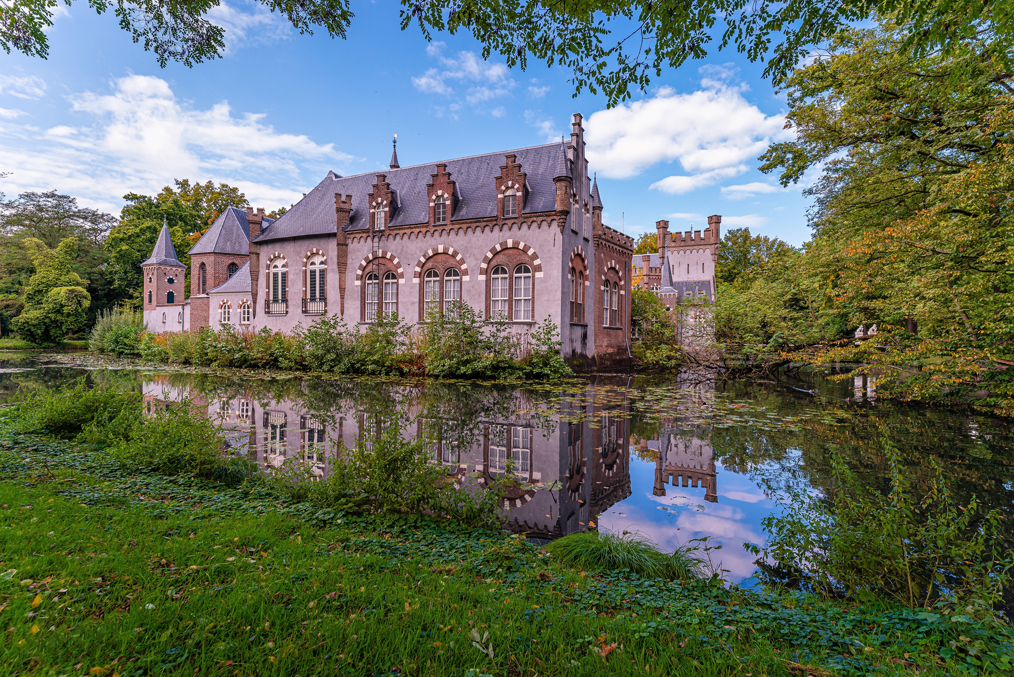 4K Stapelen Castle in Boxtel, Netherlands HD Wallpaper