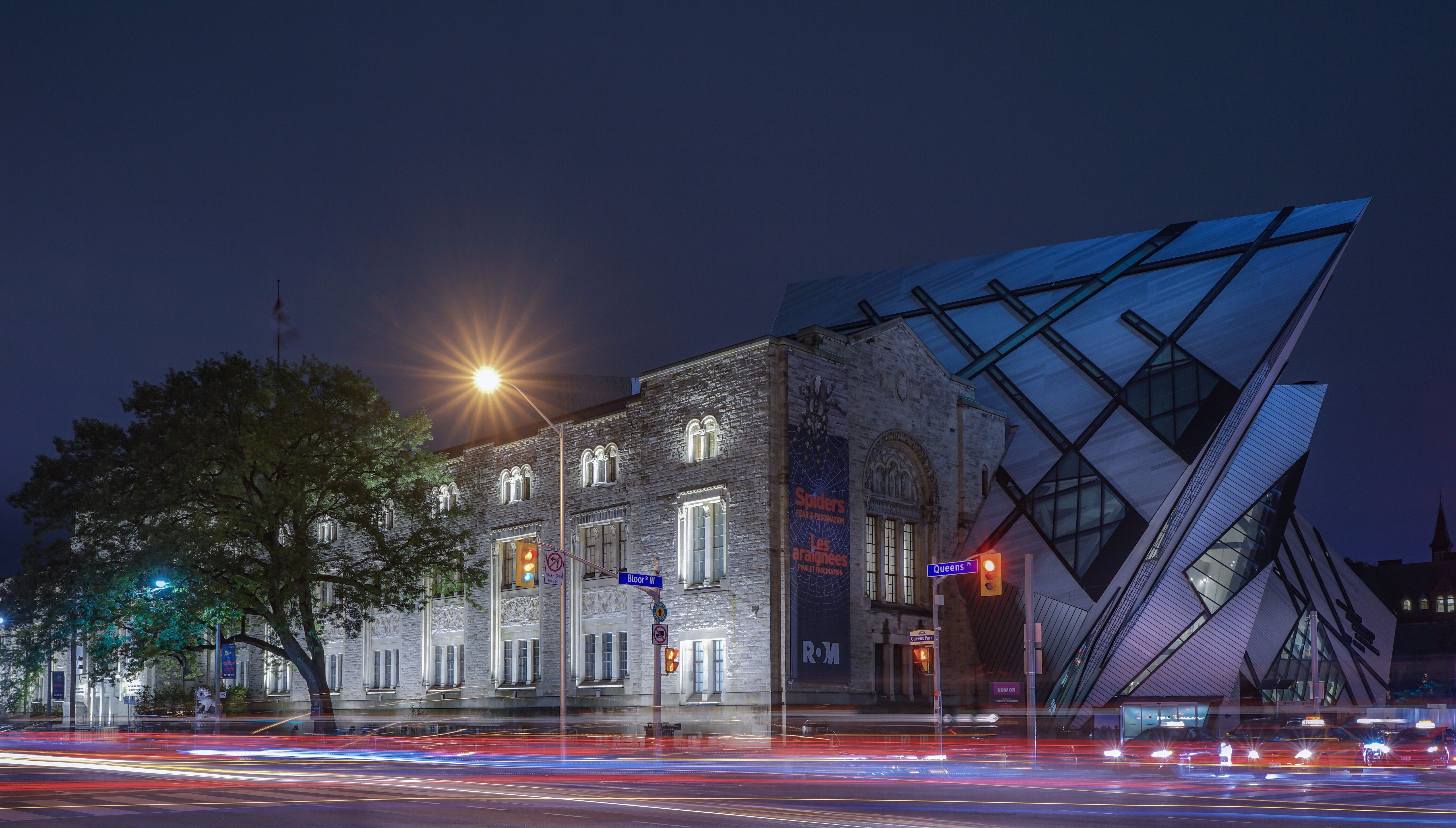 Royal Ontario Museum at Night, Toronto HD Wallpaper