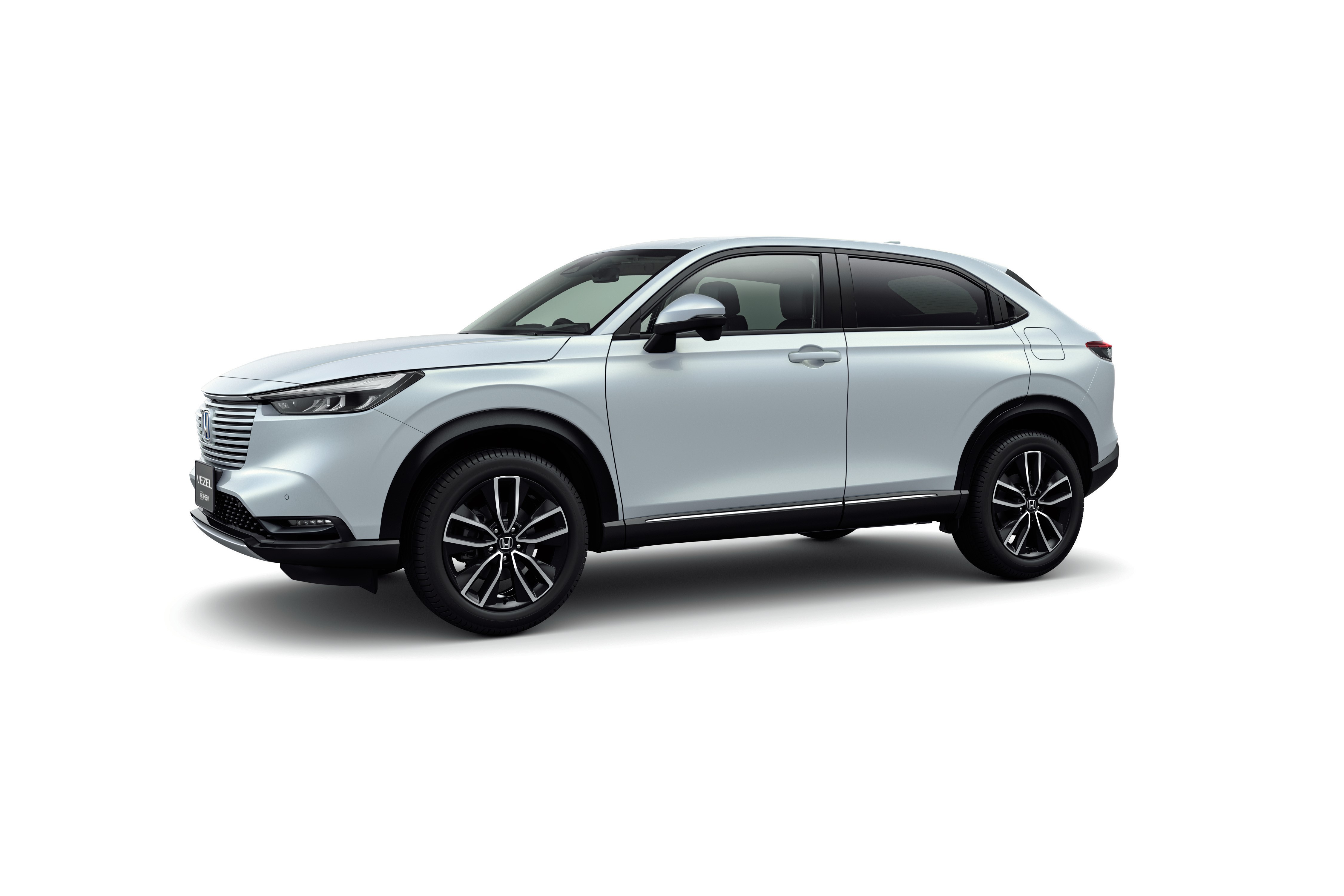 2021 Honda Vezel e:HEV JP-spec Metallic White Crossover HD Wallpaper
