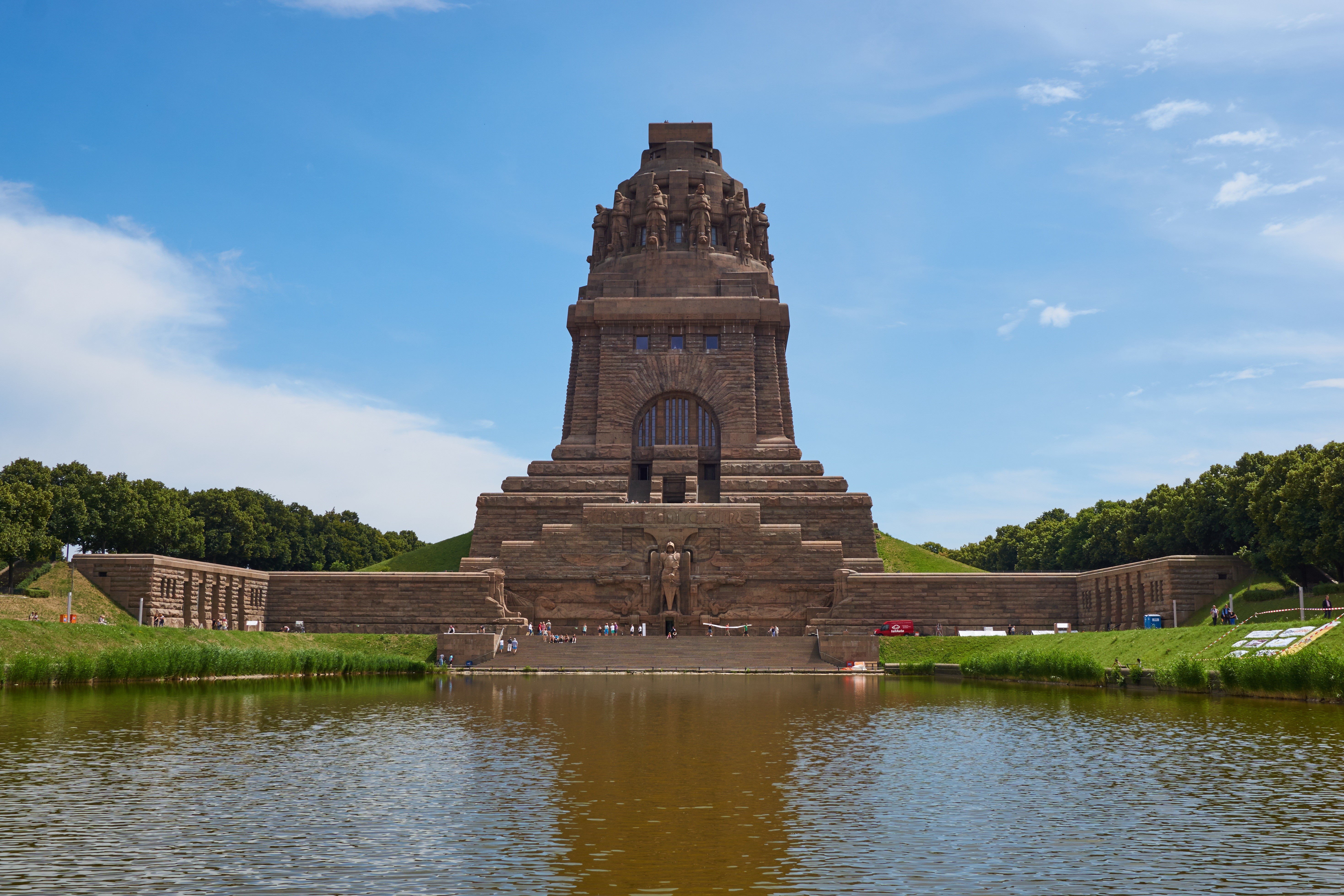 Monument to the Battle of Nations, Leipzig, Germany HD Wallpaper