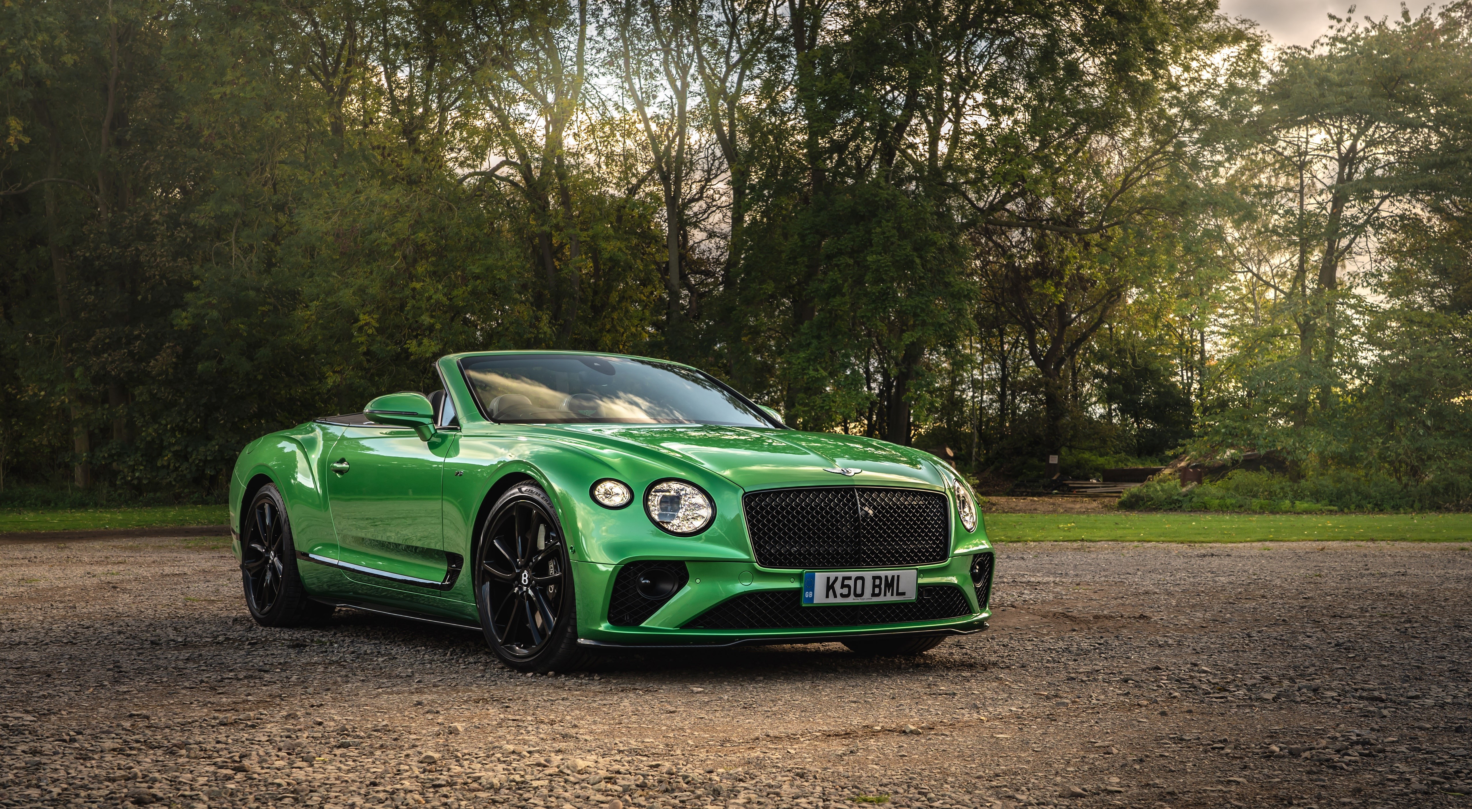 Bentley Continental GT V8 Convertible in Apple Green HD Wallpaper