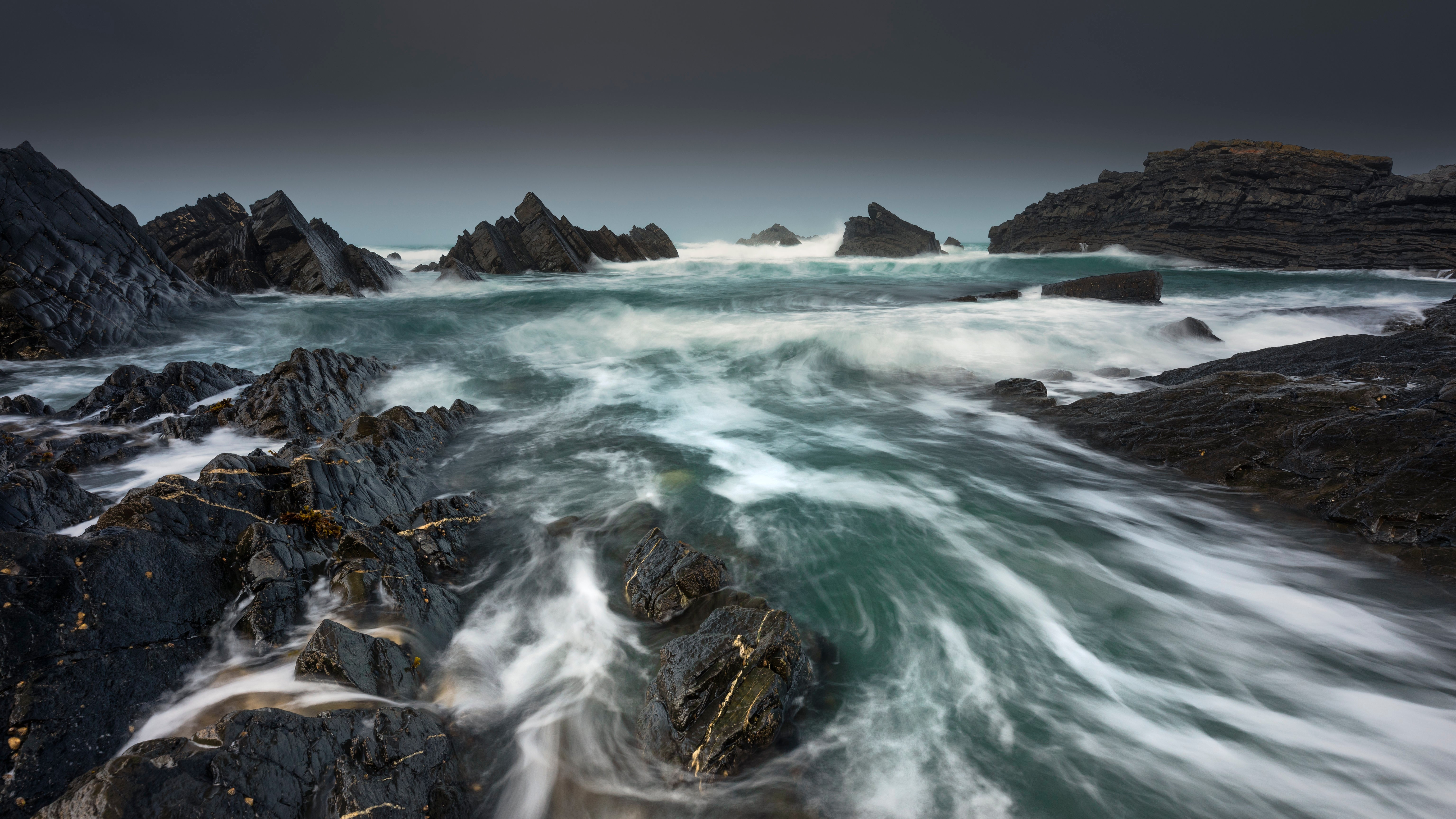 Rocky Coastline with Crashing Waves in Devon, England HD Wallpaper