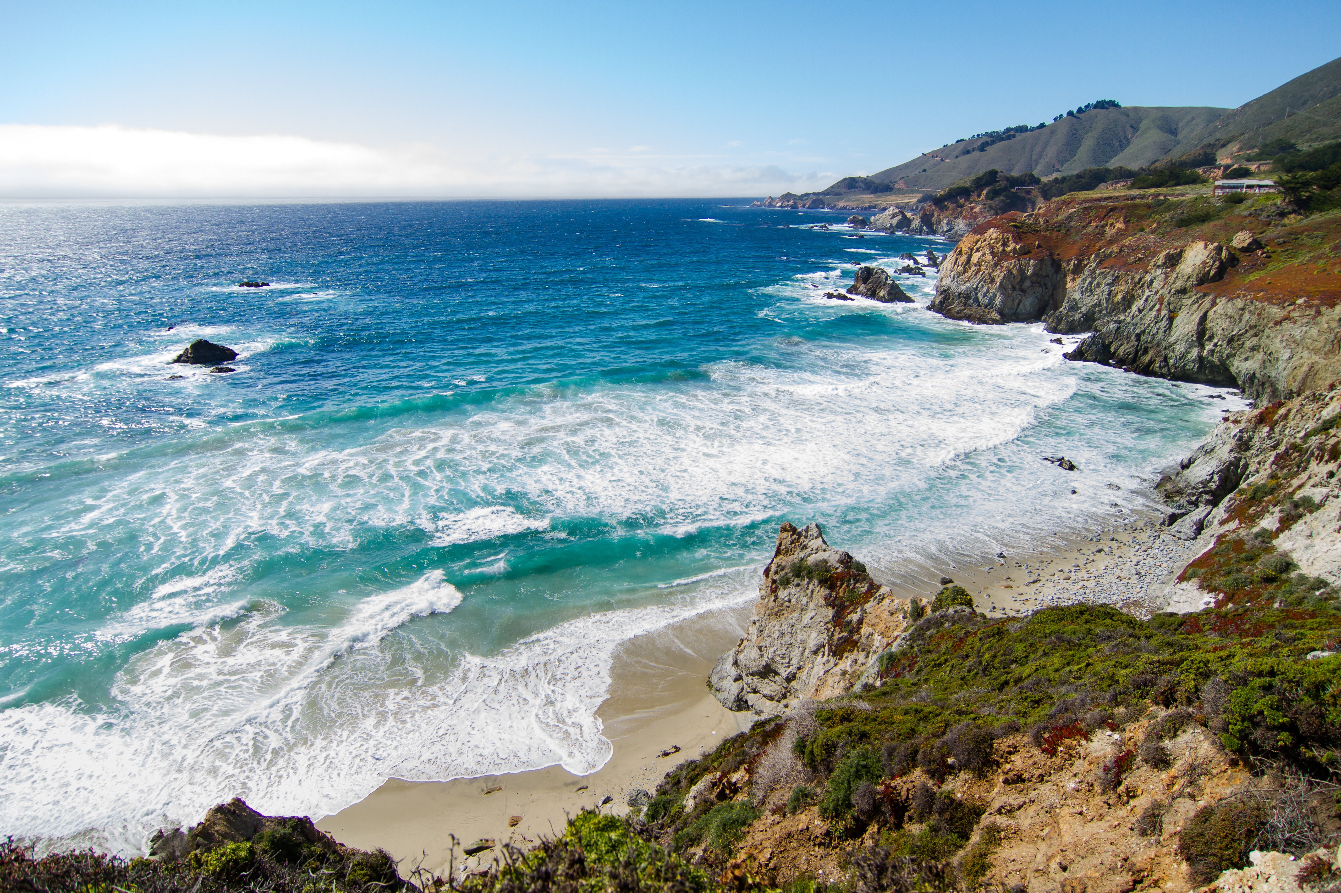 California Coastline with Ocean Waves and Rocky Cliffs HD Wallpaper