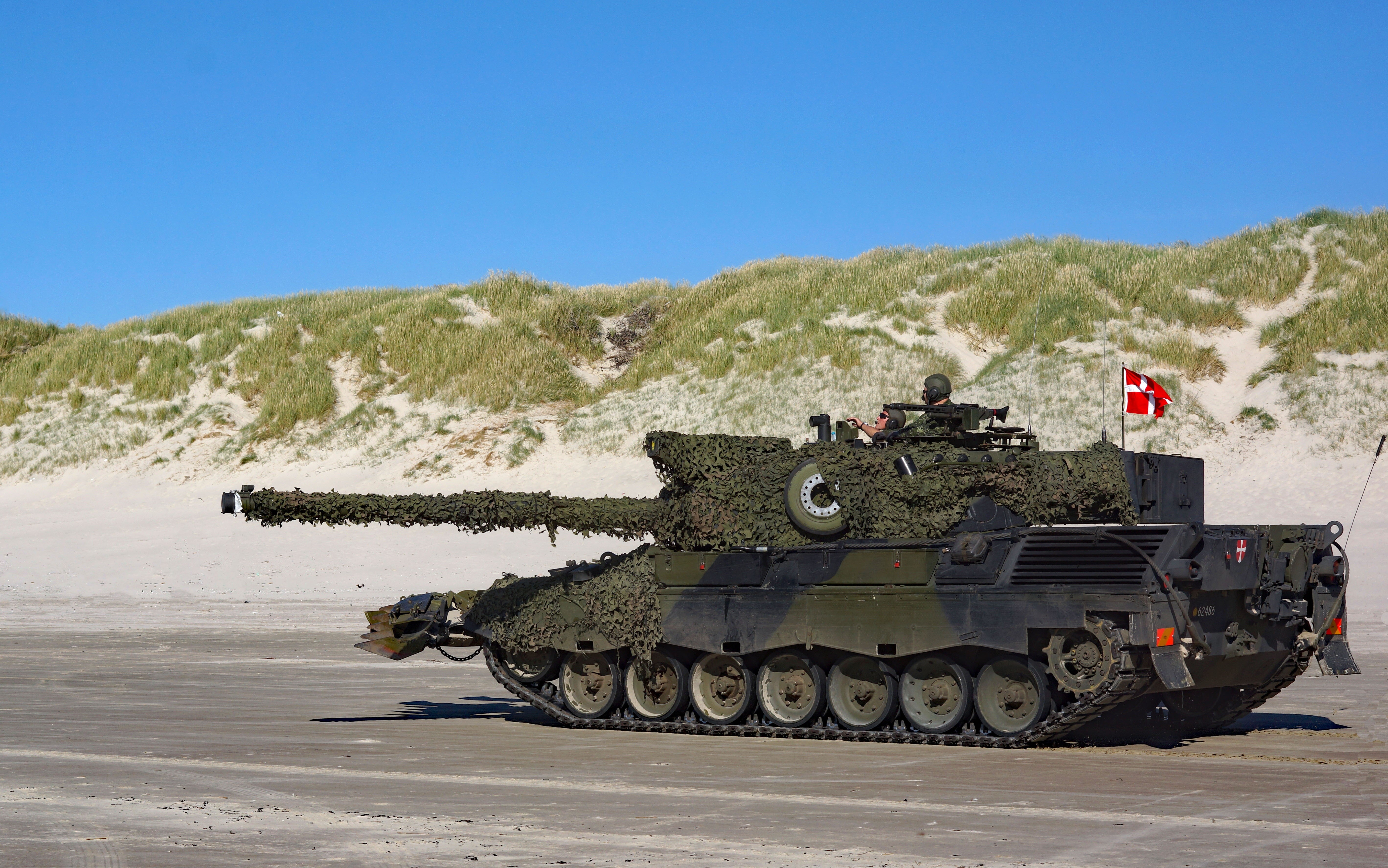 Leopard 2 Tank with Danish Flag on Beach HD Wallpaper
