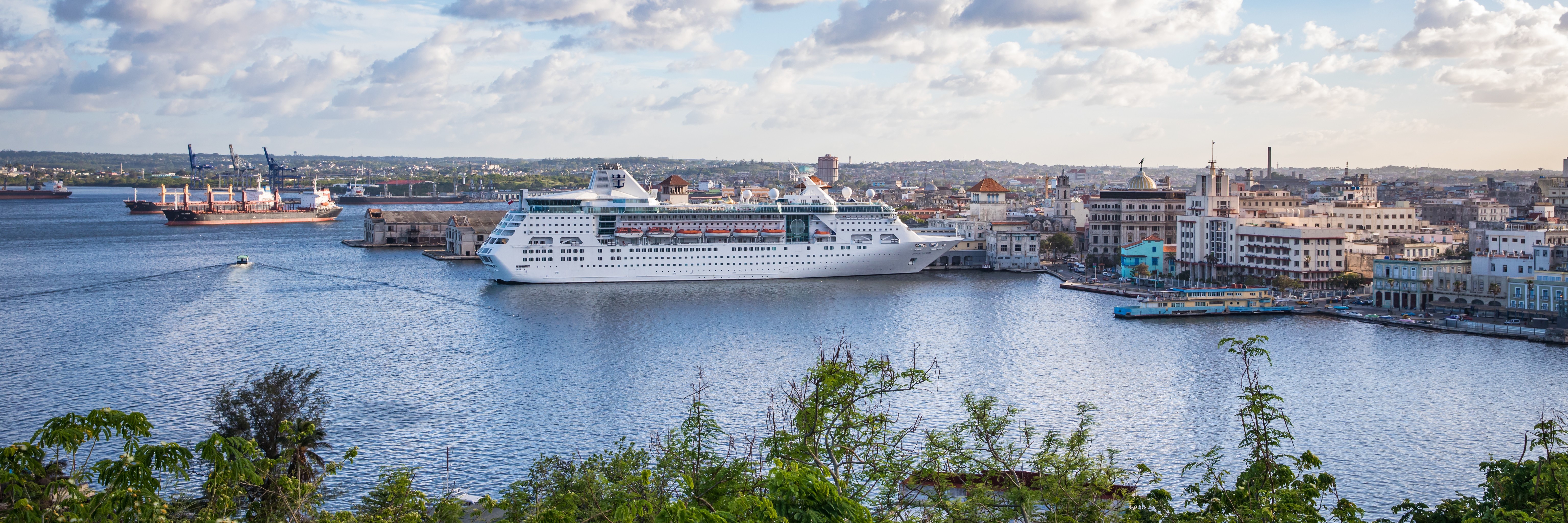 Panorama of Havana, Cuba with Cruise Ship and Harbor HD Wallpaper