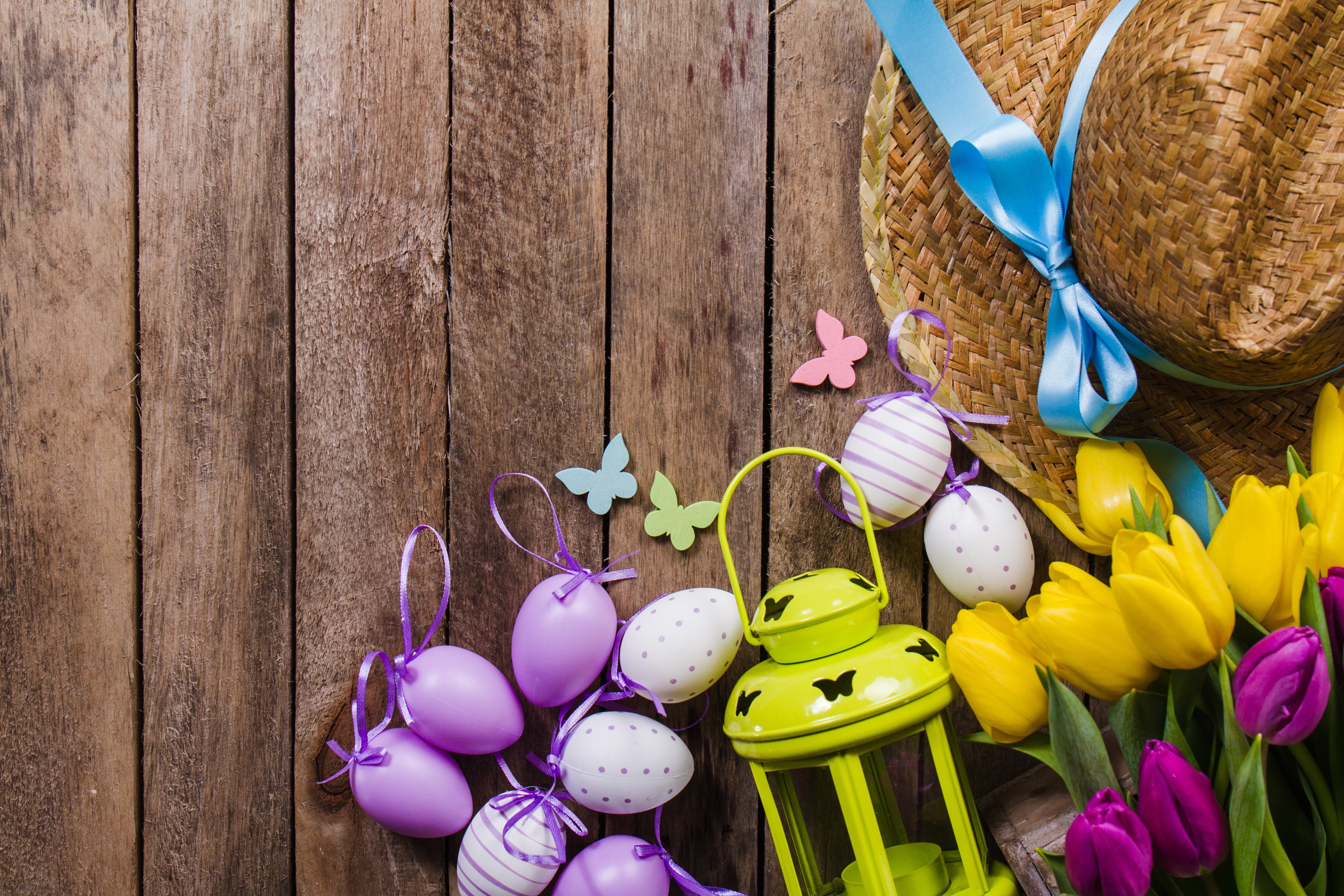 Easter Decoration with Tulips and Straw Hat HD Wallpaper