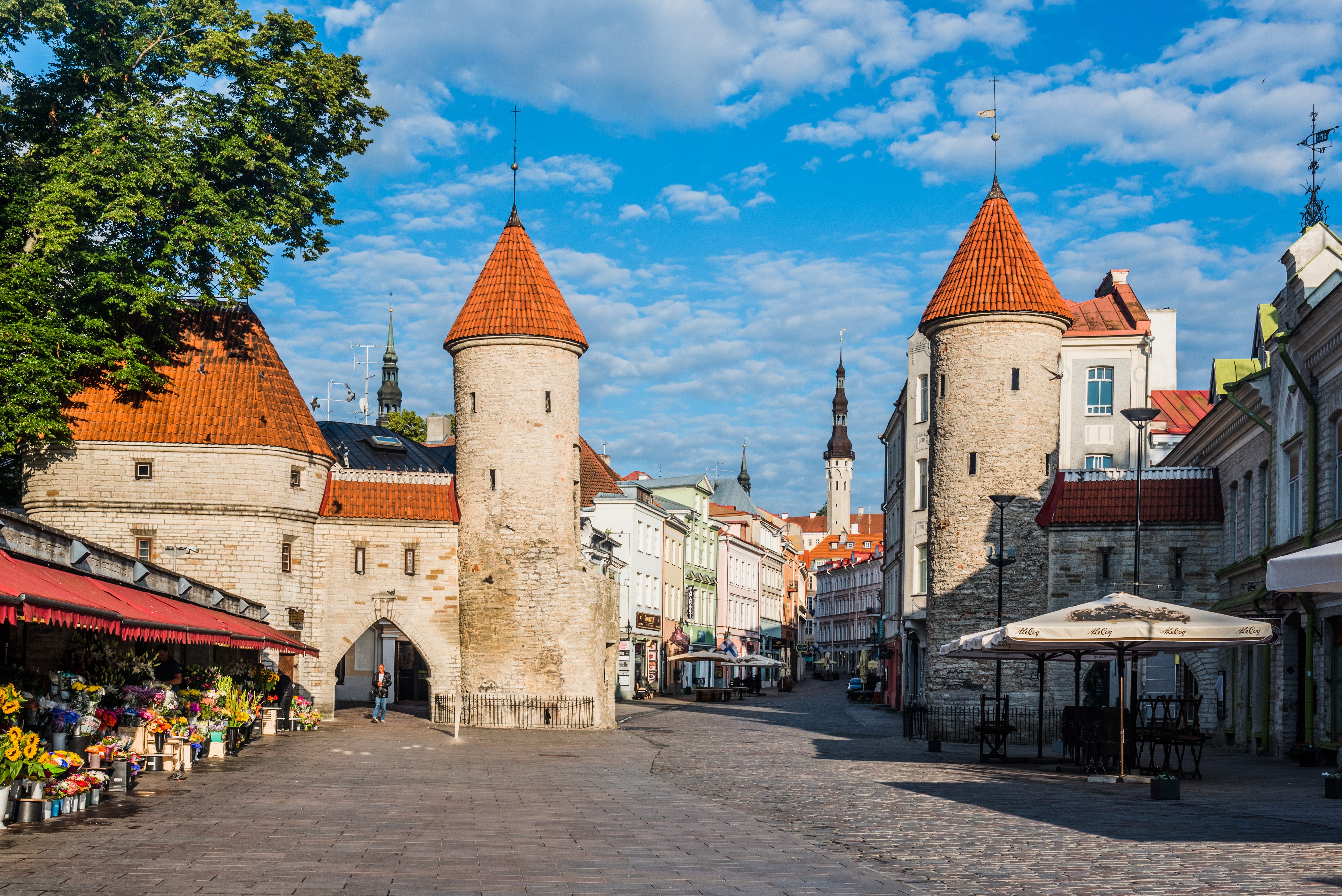 Viru Gate, Tallinn, Estonia HD Wallpaper