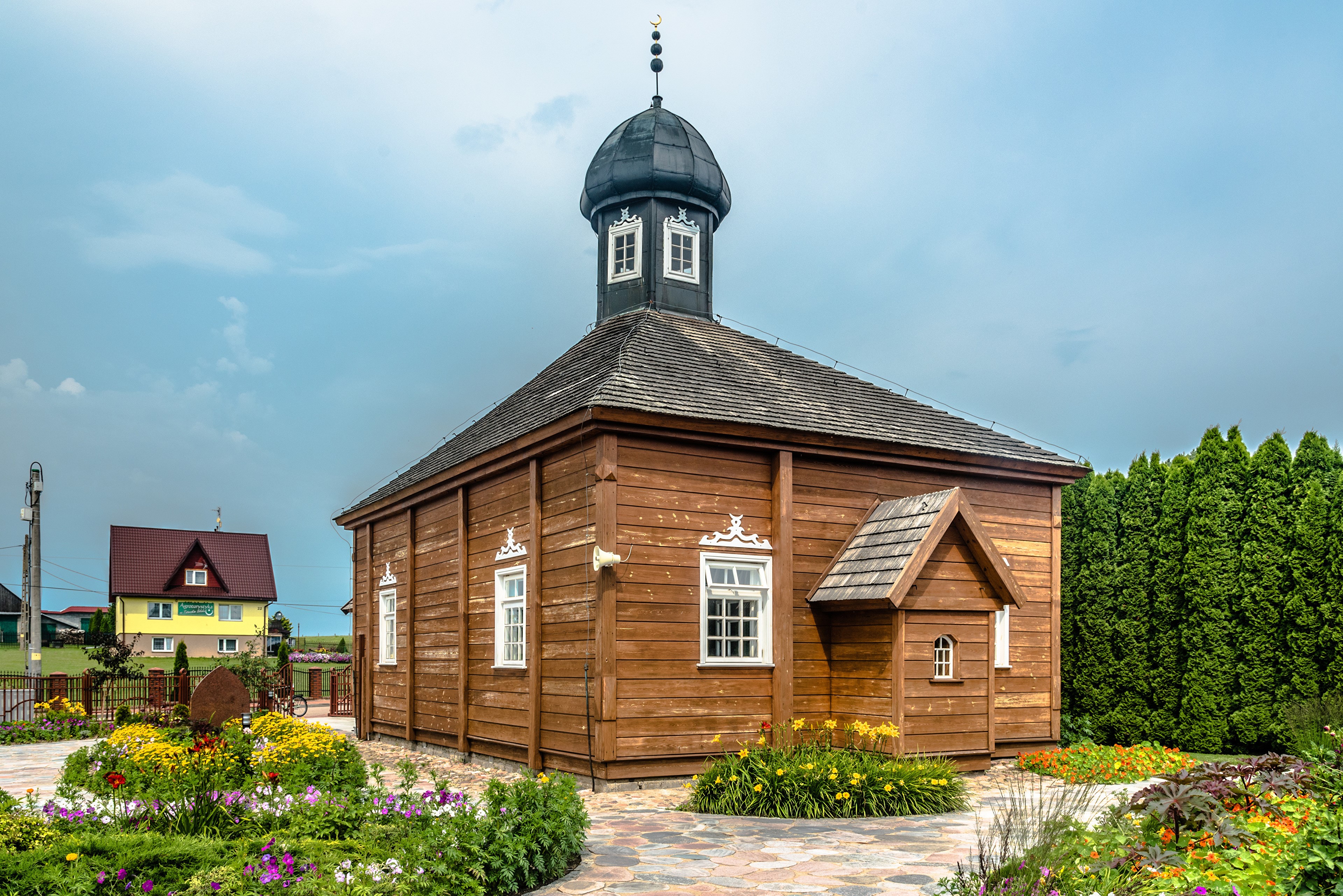 Wooden Mosque in Bohoniki, Poland HD Wallpaper