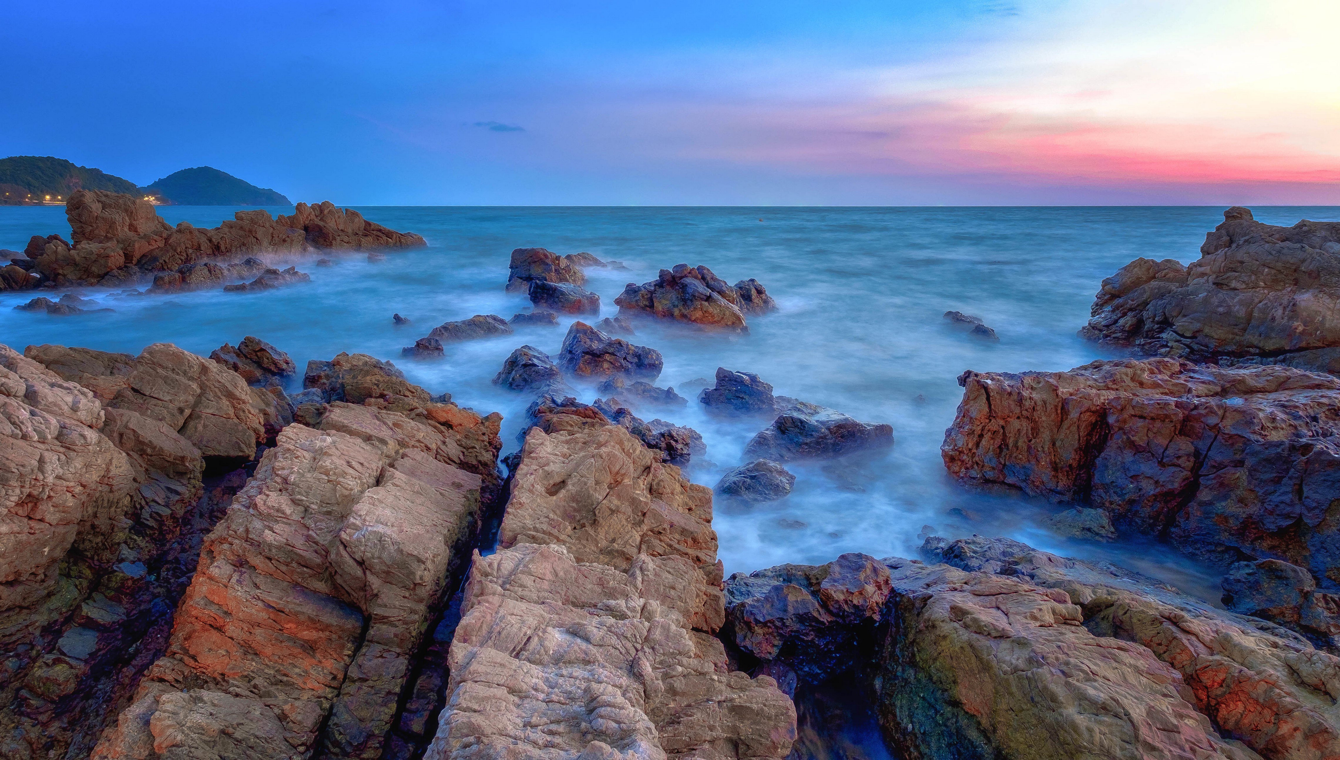 4K Coastline with Rocky Outcrops in Chanthaburi, Thailand HD Wallpaper