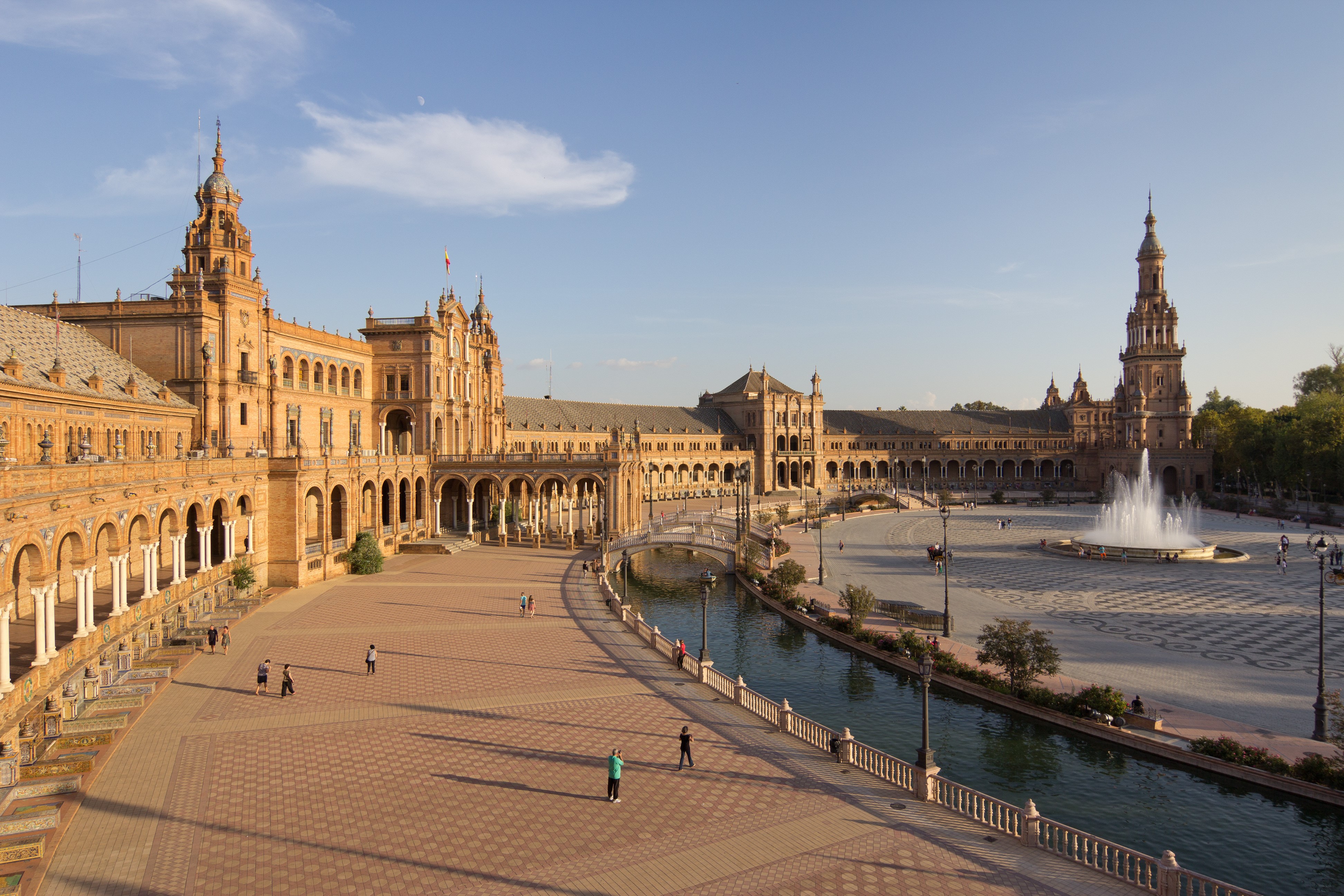 Plaza de Espana, Seville, Spain with Fountains and Bridges HD Wallpaper