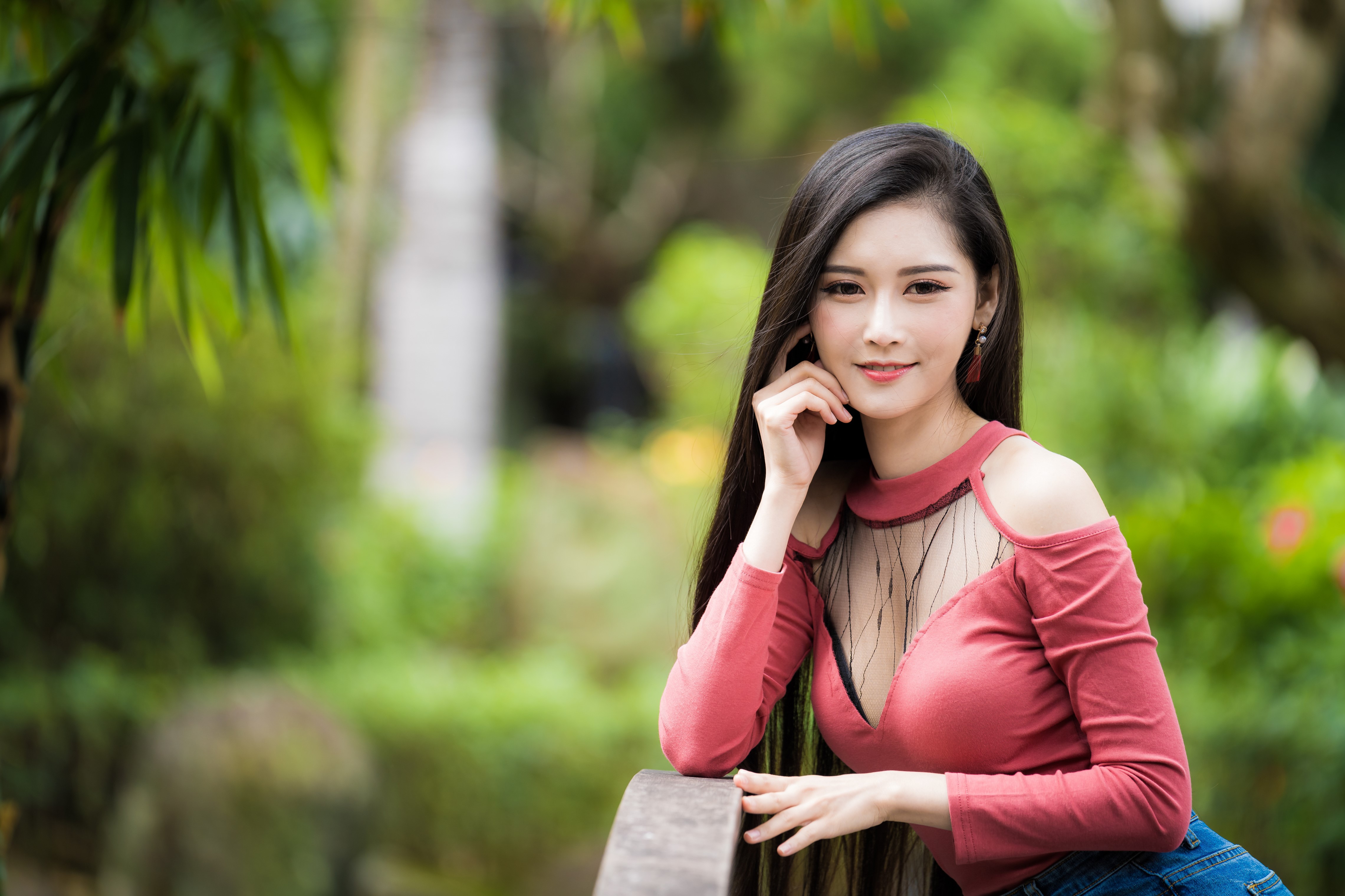 4K Portrait of Asian Woman with Bokeh HD Wallpaper