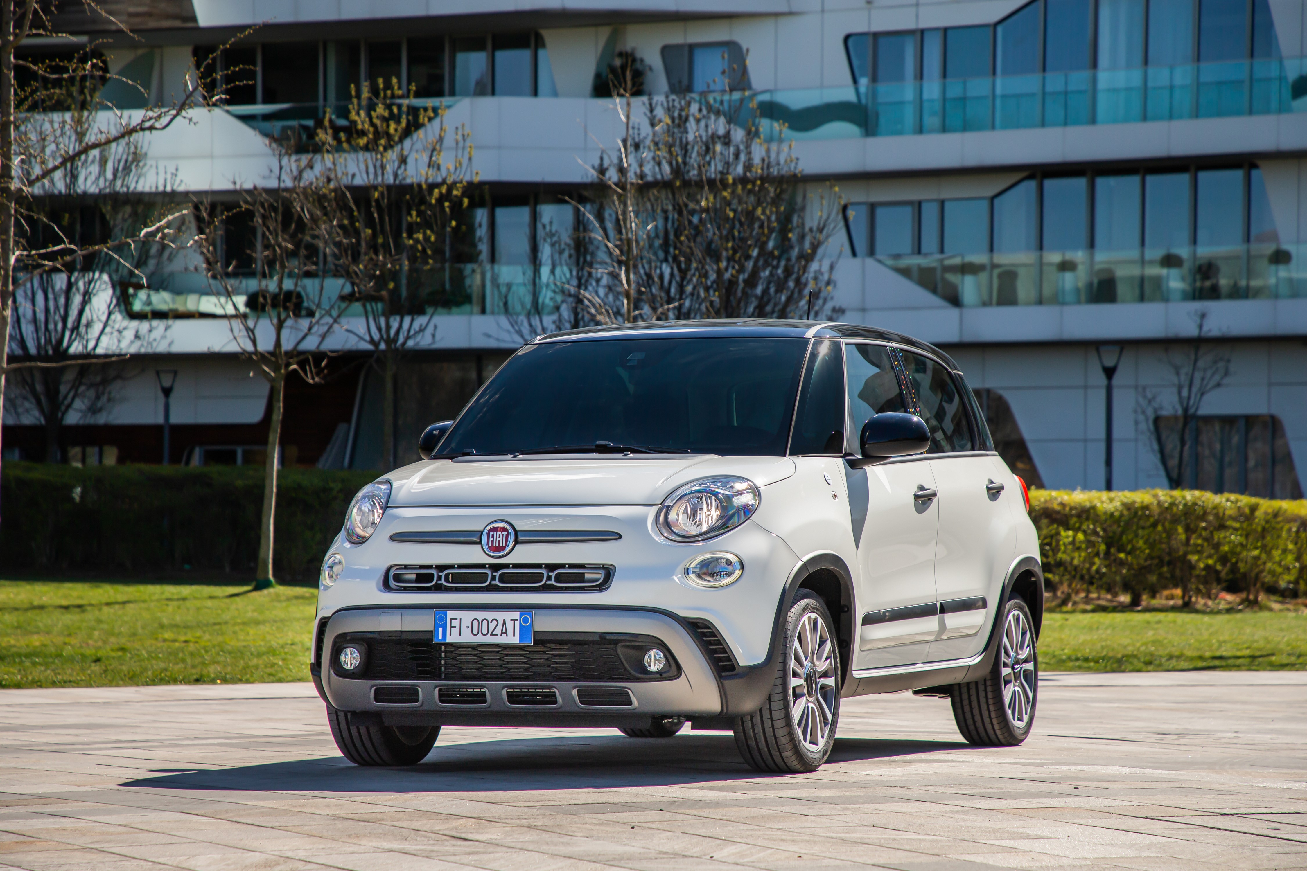 White Fiat 500L 'Hey Google' 2021 HD Wallpaper