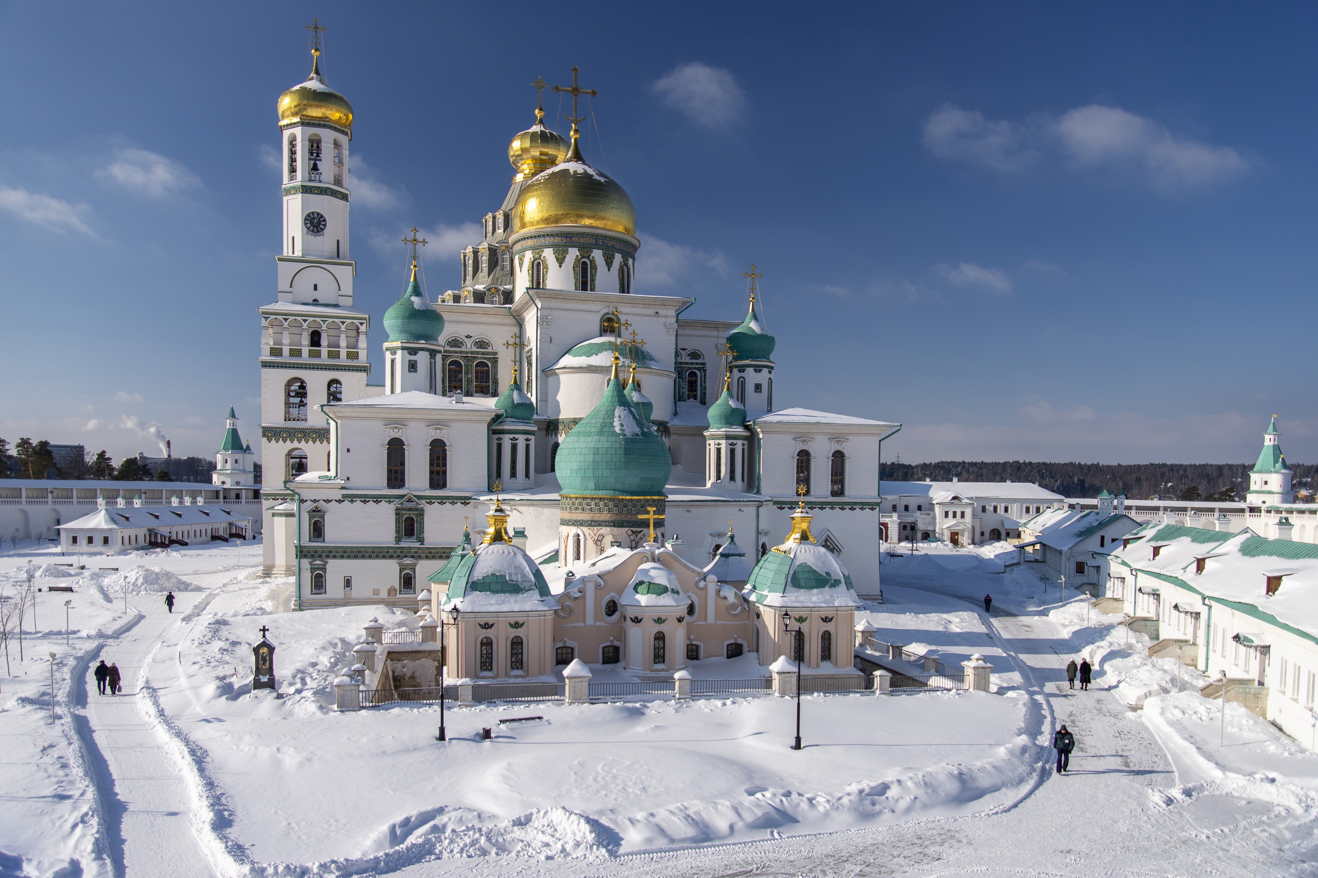New Jerusalem Monastery in winter, Moscow region, Russia HD Wallpaper