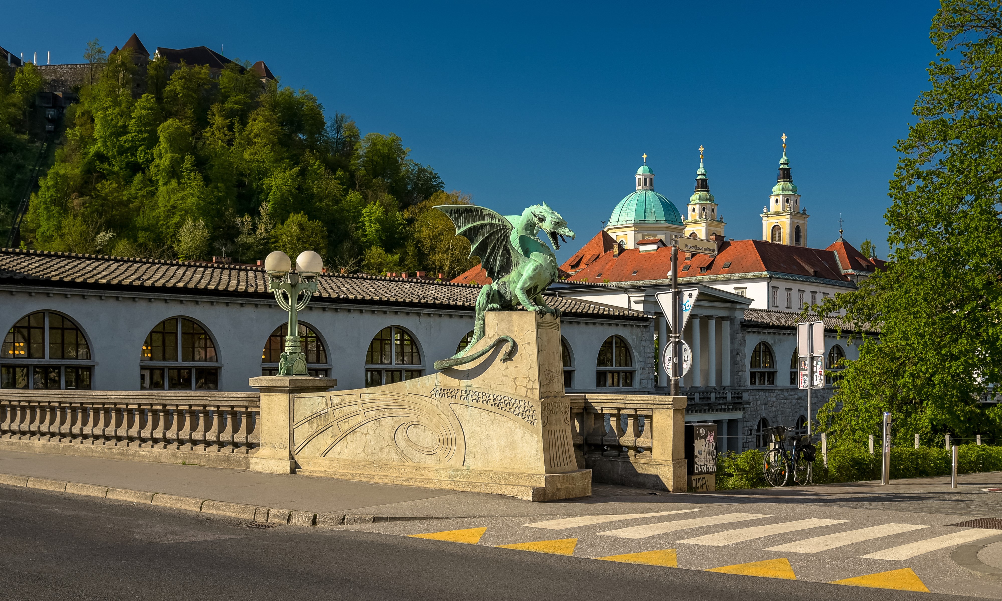 Dragon Bridge in Ljubljana, Slovenia HD Wallpaper