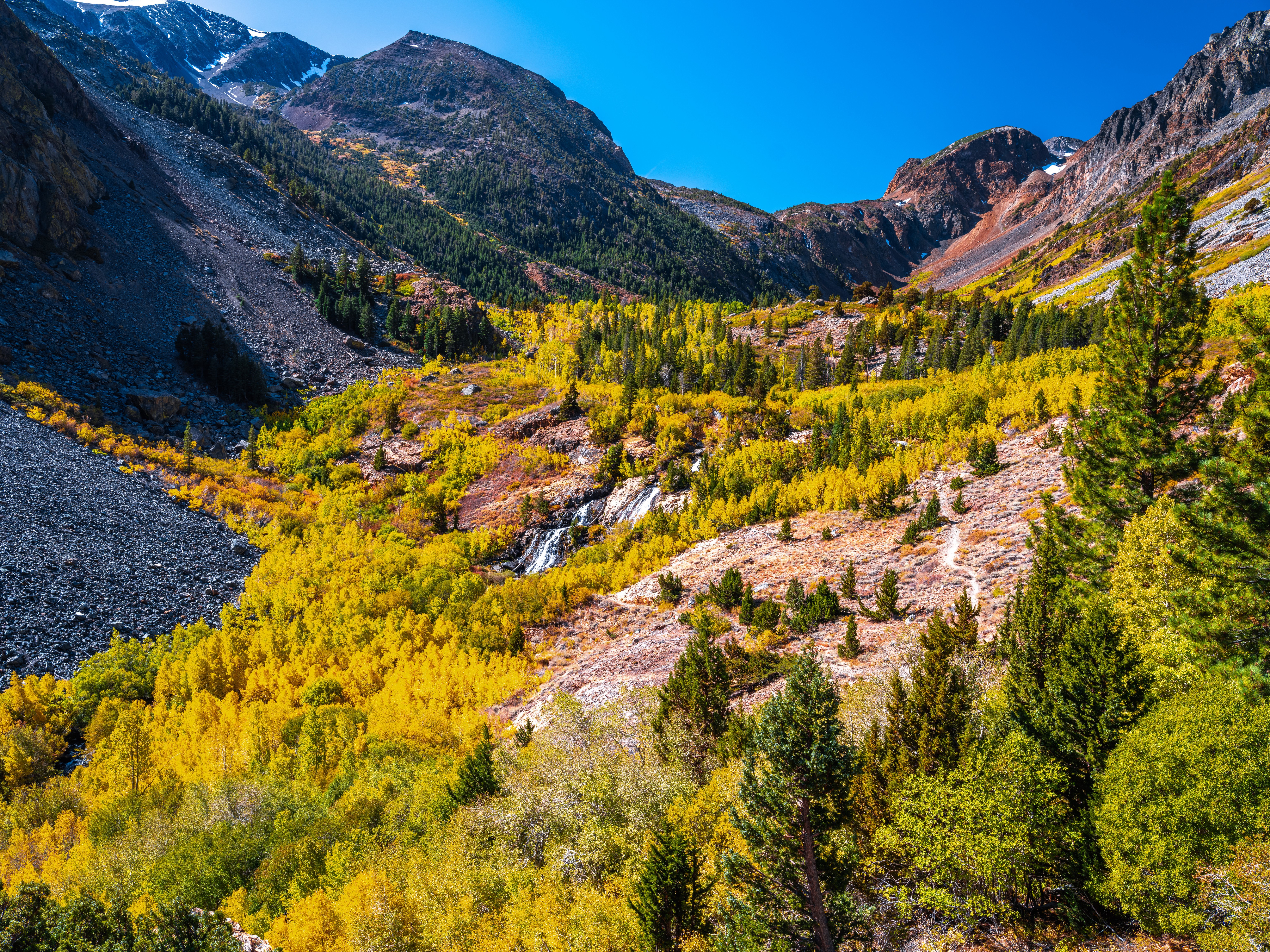 Lundy Canyon Mountains in Autumn, California HD Wallpaper