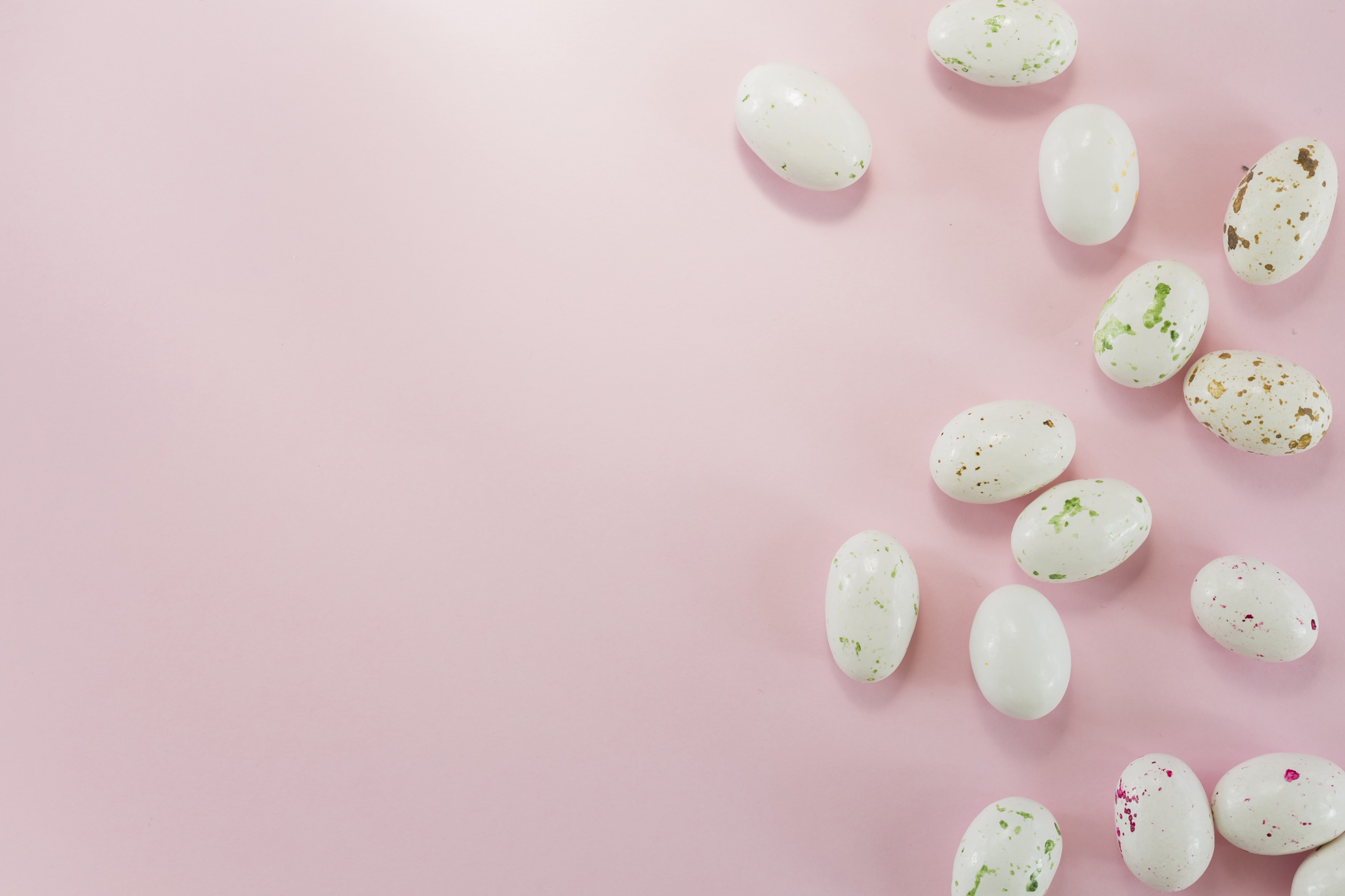 Easter eggs on a pink background HD Wallpaper