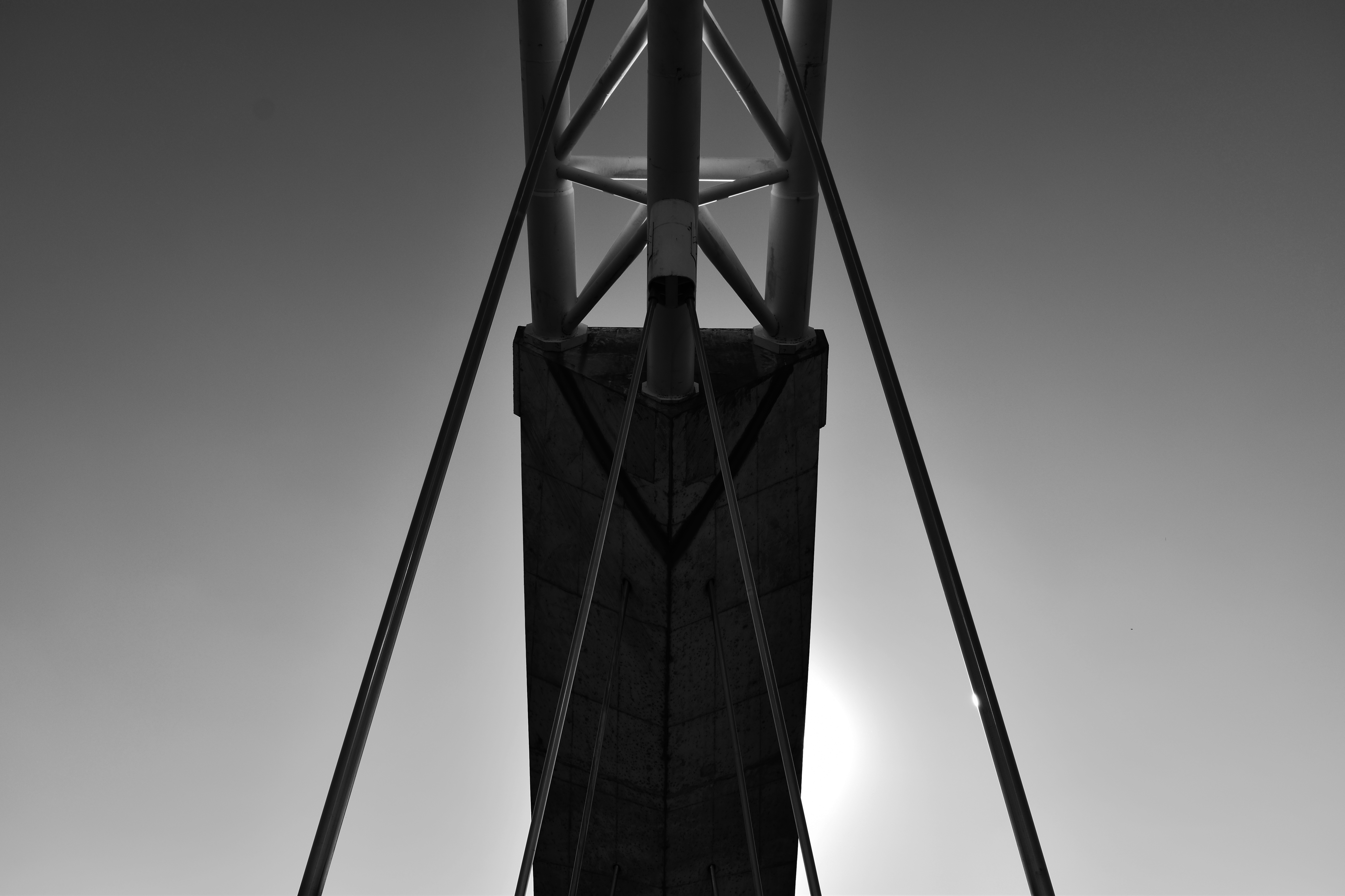 Monochrome abstract of bridge structure against gradient sky HD Wallpaper
