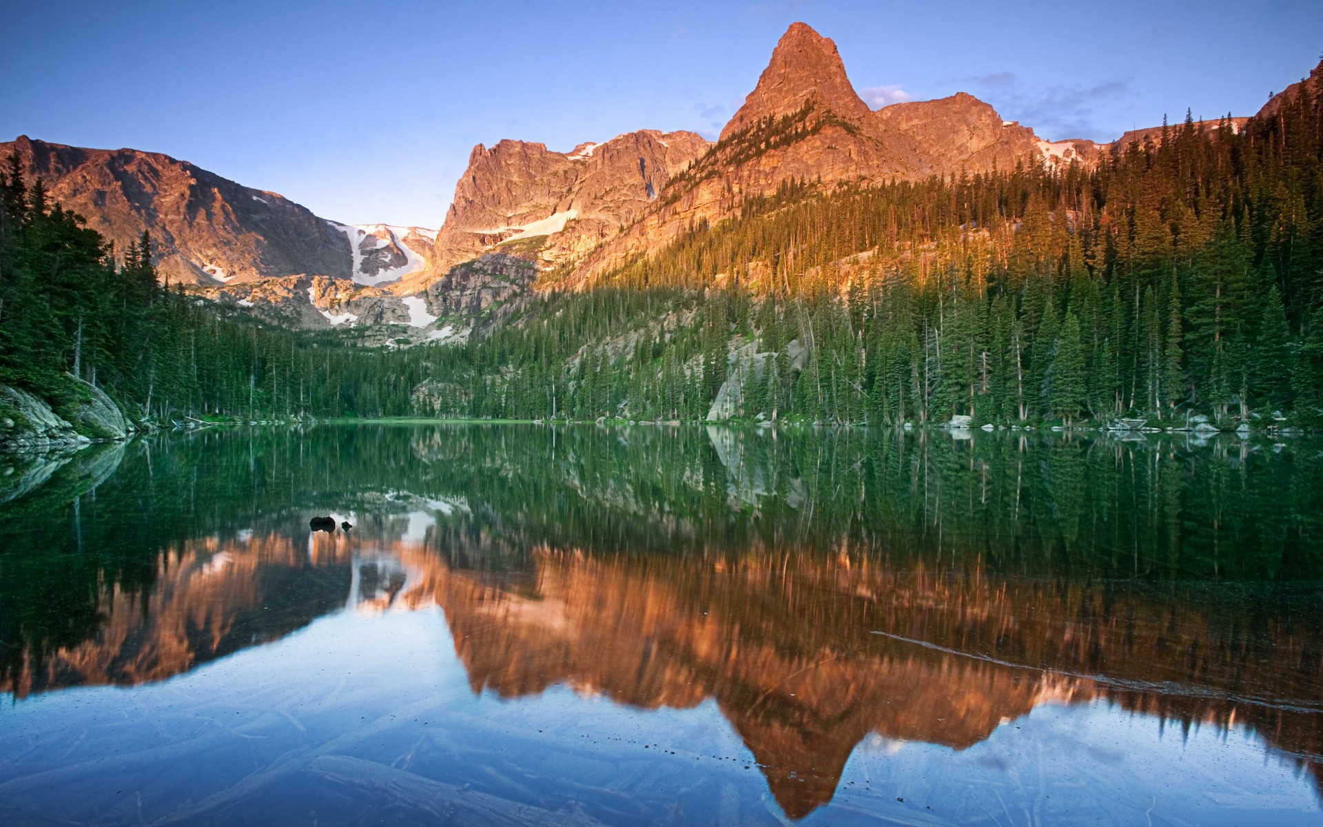 Mountain lake reflection at sunrise HD Wallpaper