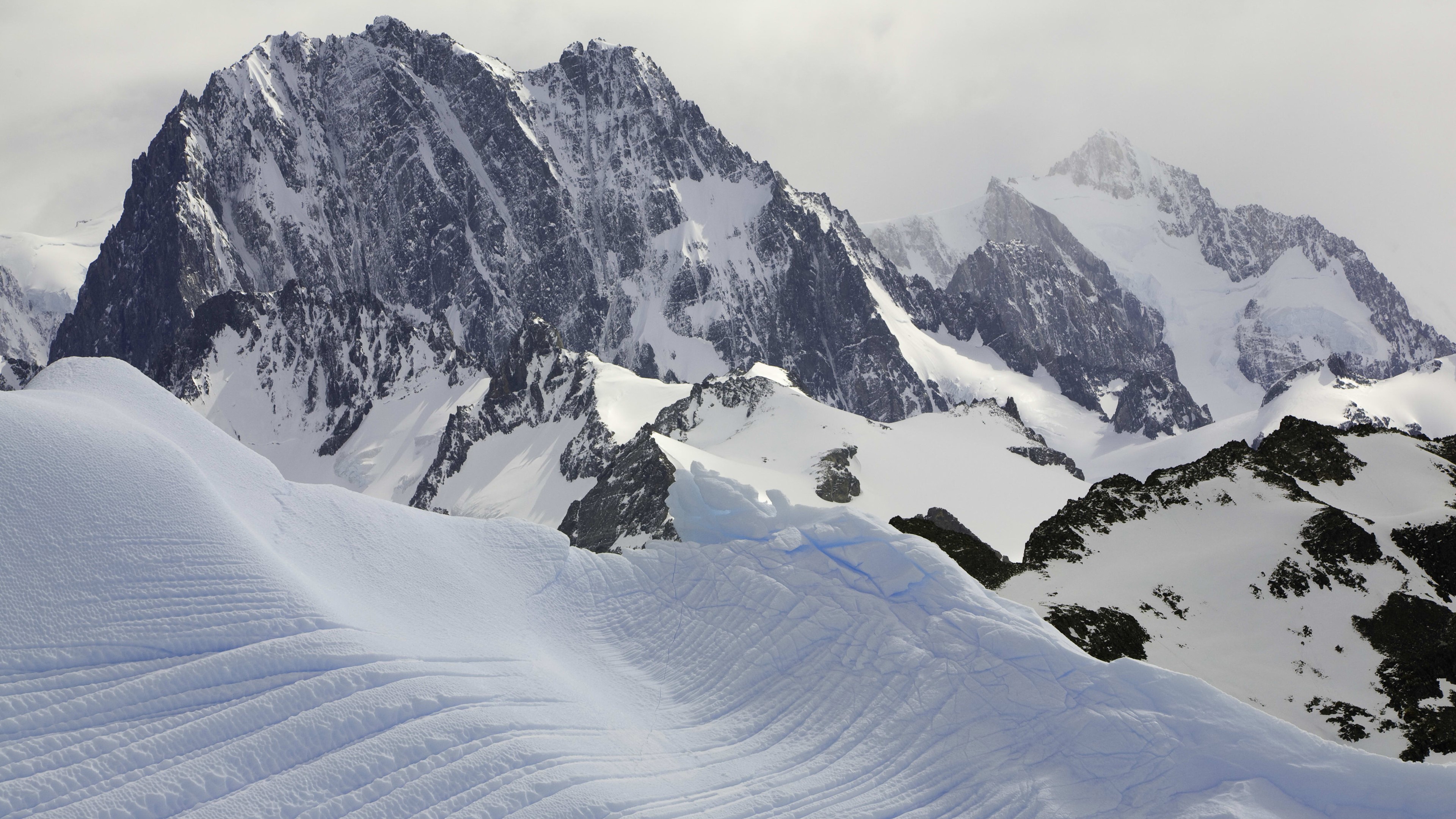Snowy mountains landscape HD Wallpaper