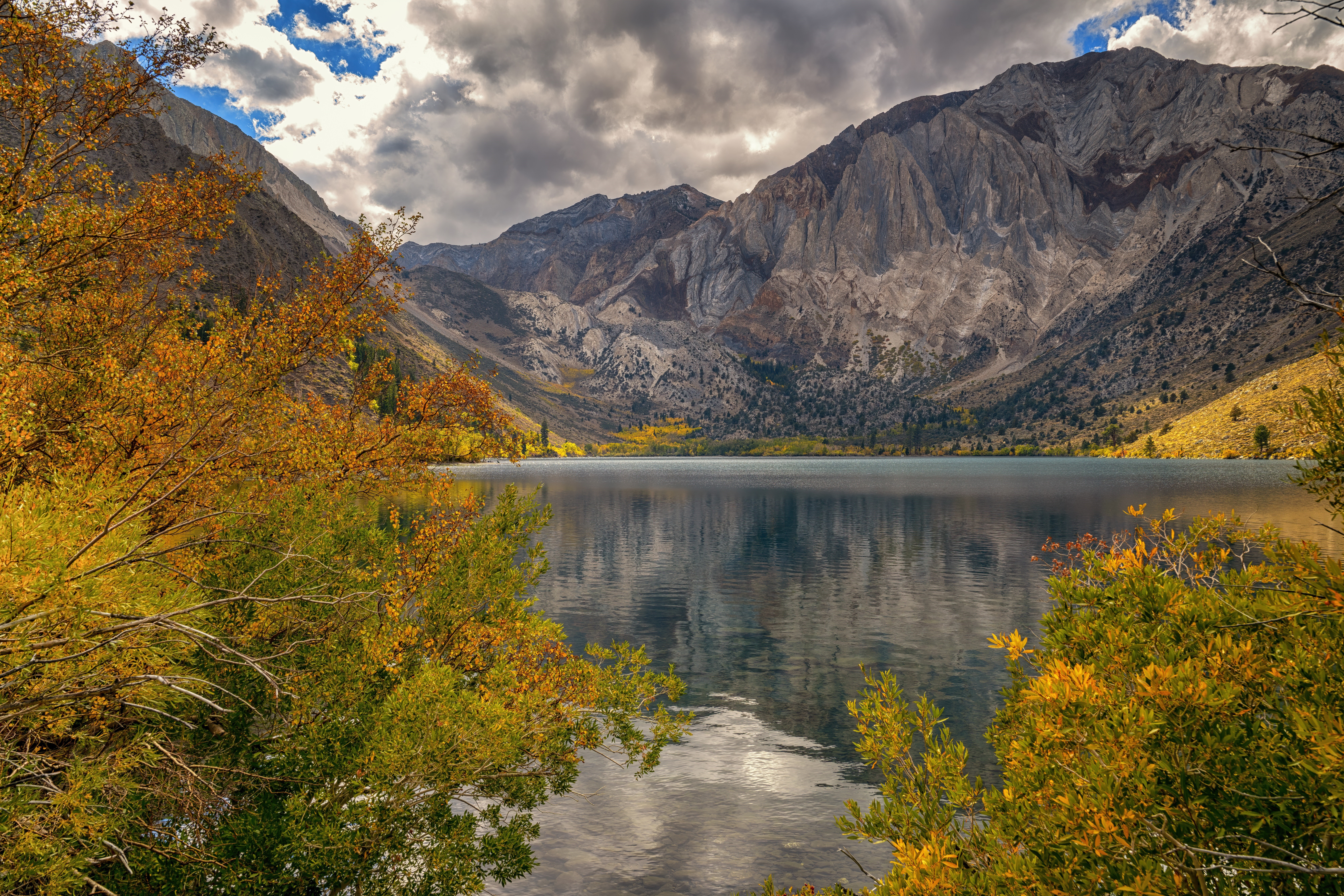 4K photography of mountains and lake in fall HD Wallpaper