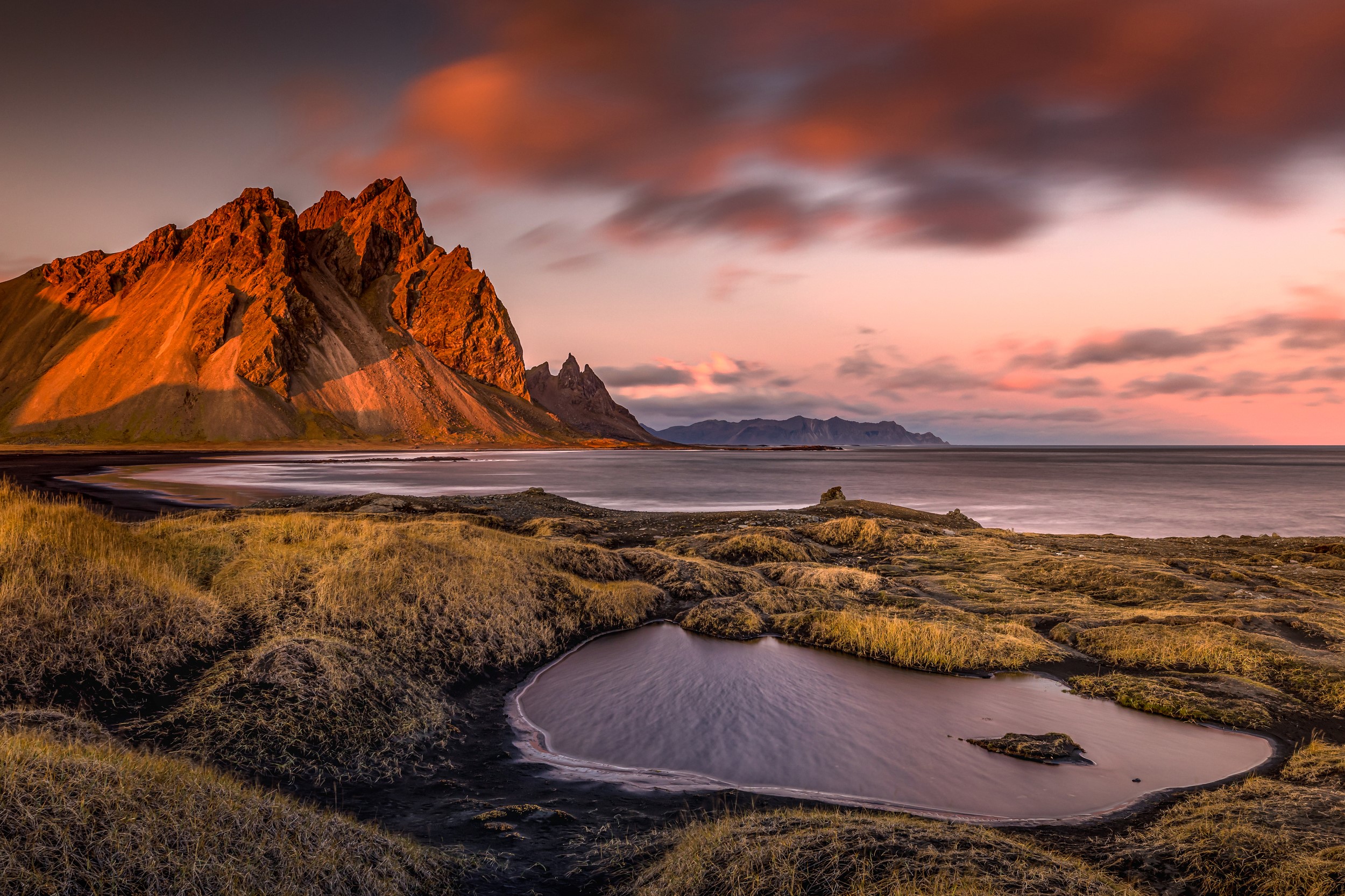 Sunset over Vestrahorn Mountain and black sand beach HD Wallpaper