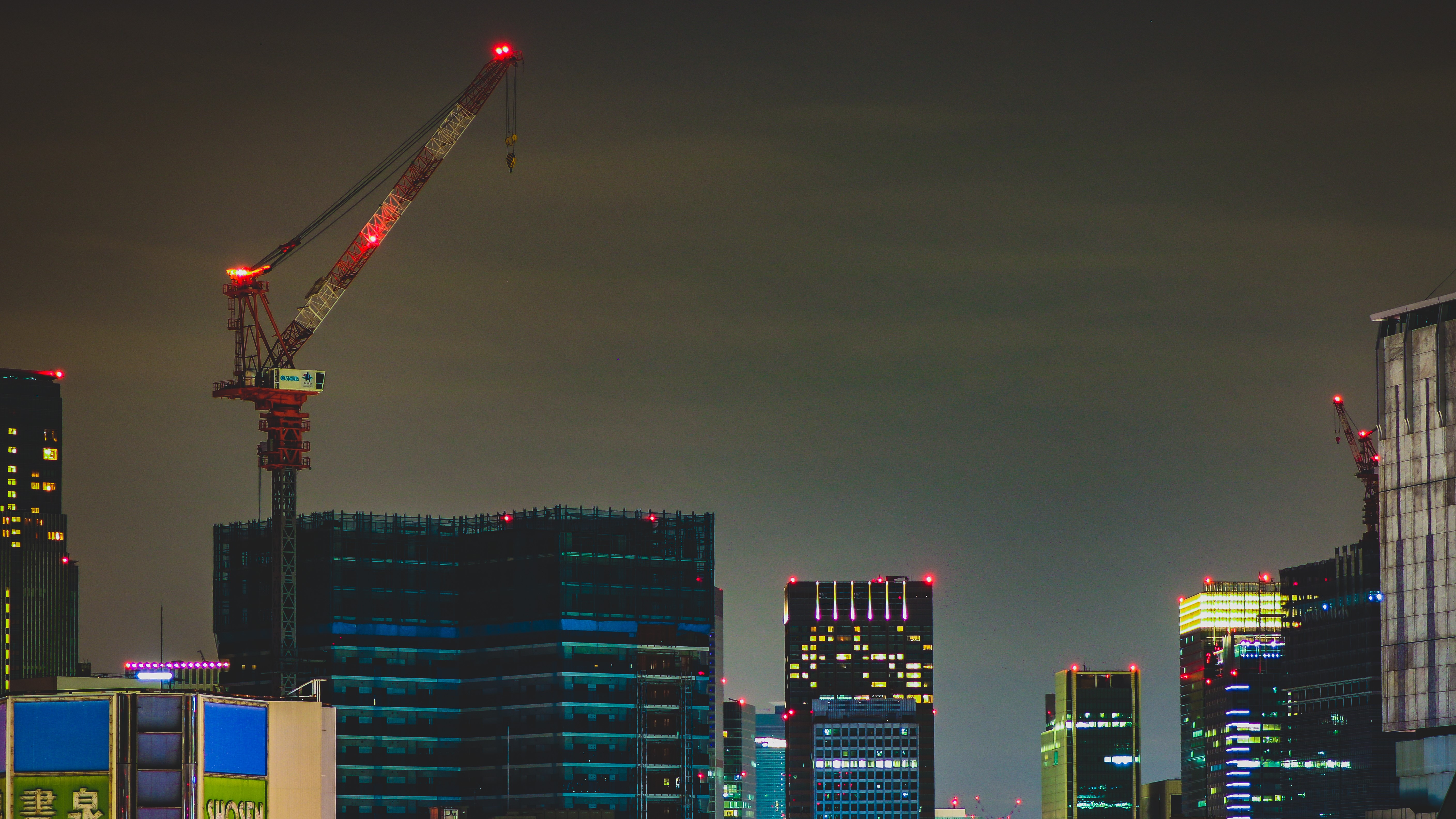 4K Tokyo urban Japan construction crane at night HD Wallpaper