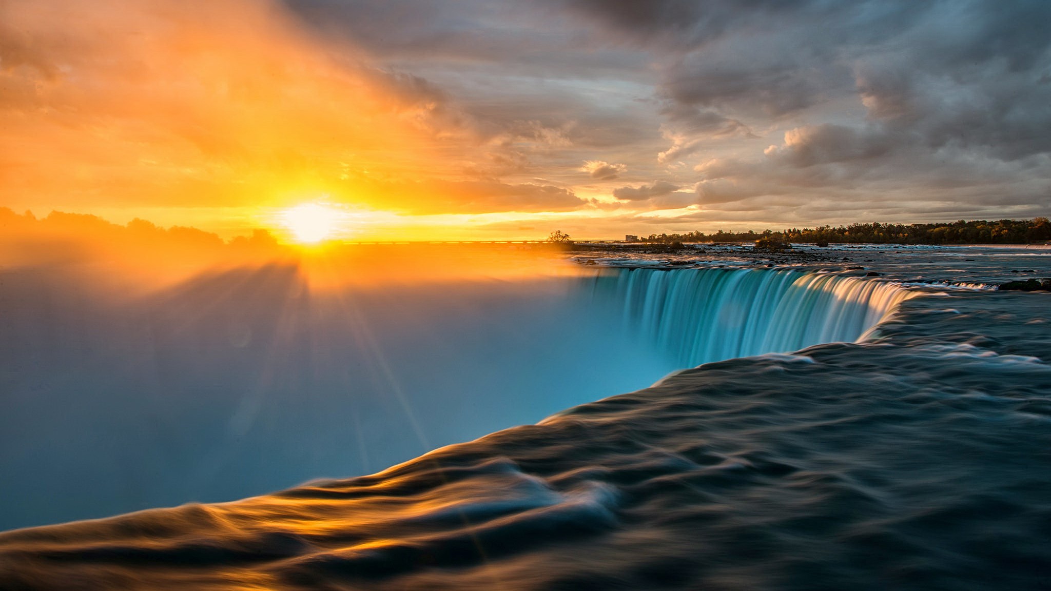 Niagara Falls at sunset with mist HD Wallpaper